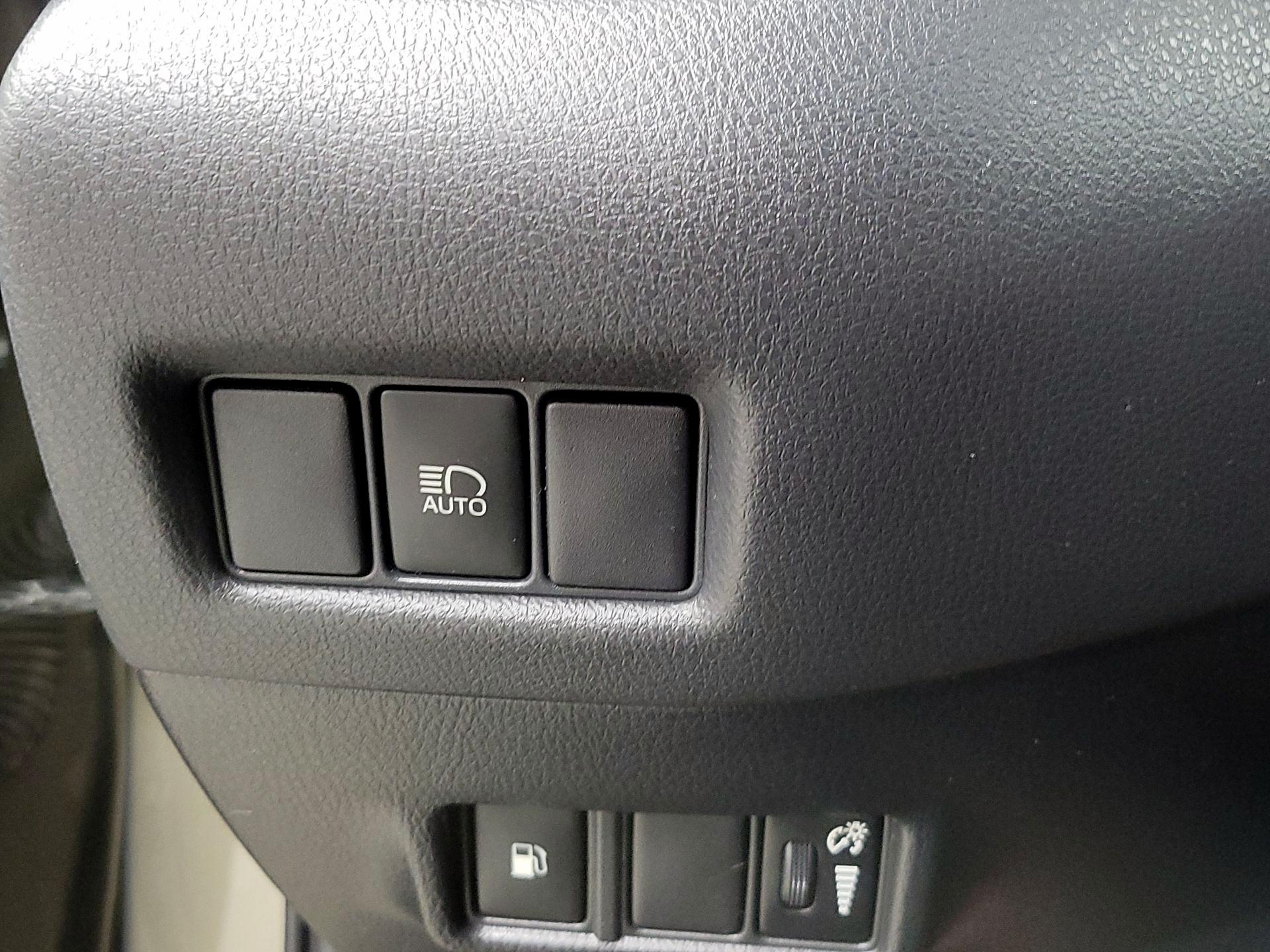 Thumbnail: 2021 Toyota C-HR - 13