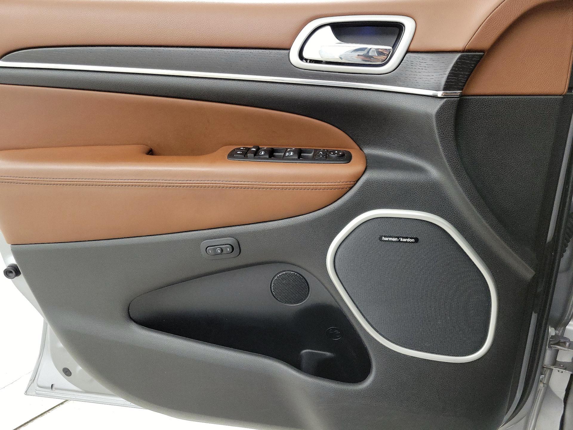 Thumbnail: 2020 Jeep Grand Cherokee - 12