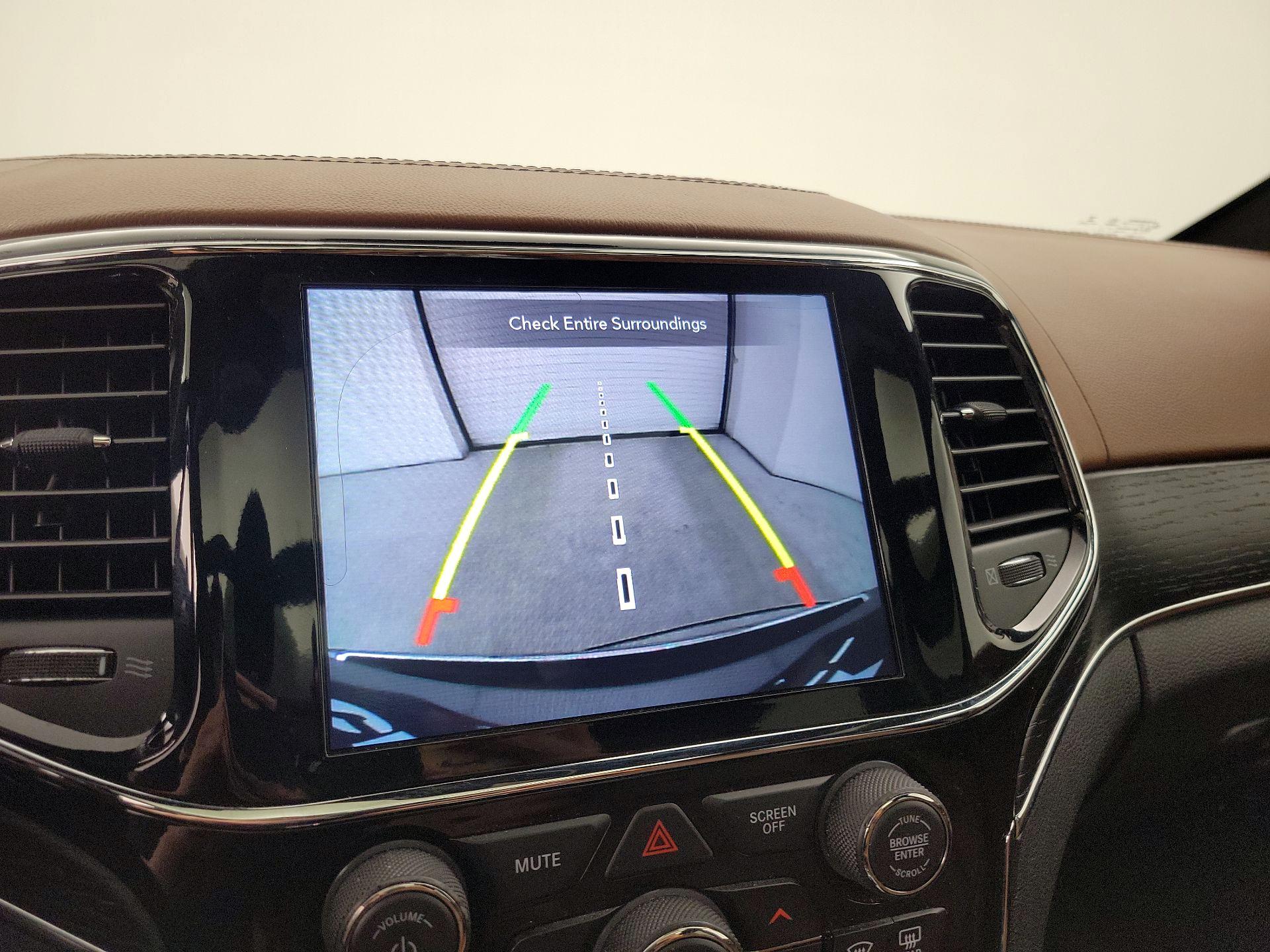 Thumbnail: 2020 Jeep Grand Cherokee - 15