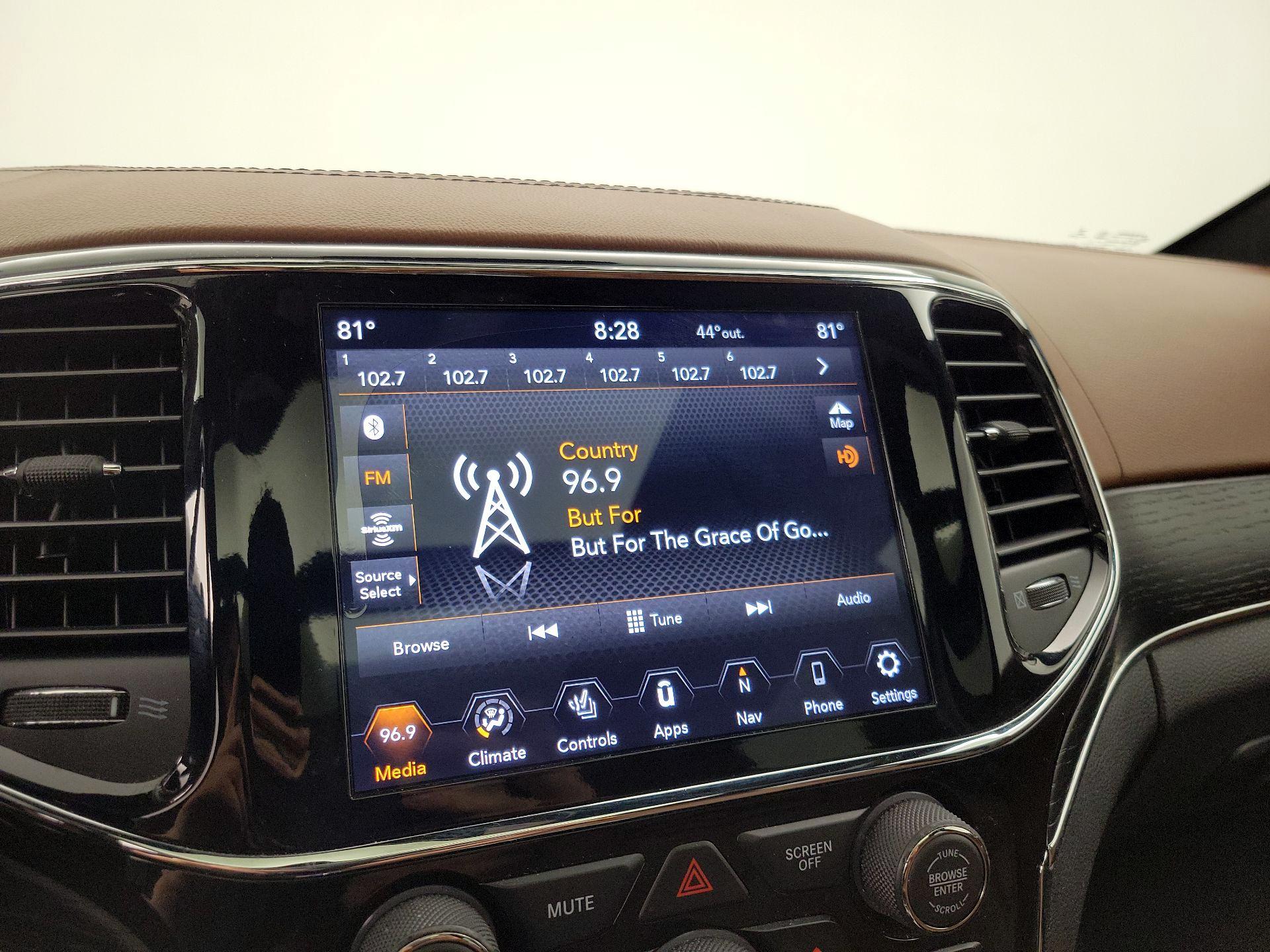 Thumbnail: 2020 Jeep Grand Cherokee - 16