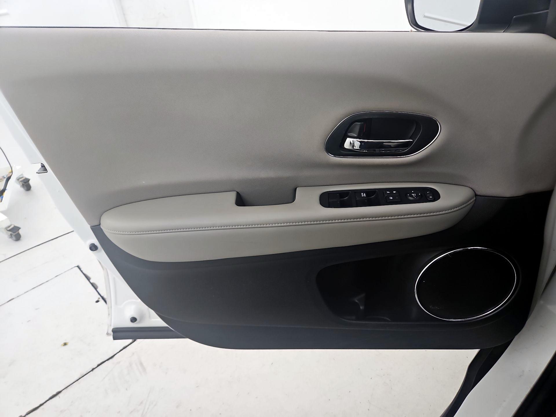 Thumbnail: 2018 Honda HR-V - 12