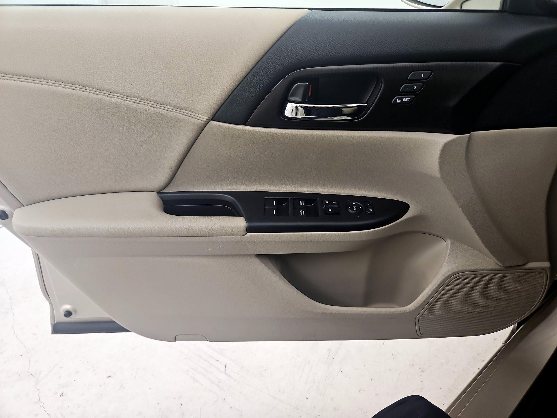 Thumbnail: 2015 Honda Accord - 12