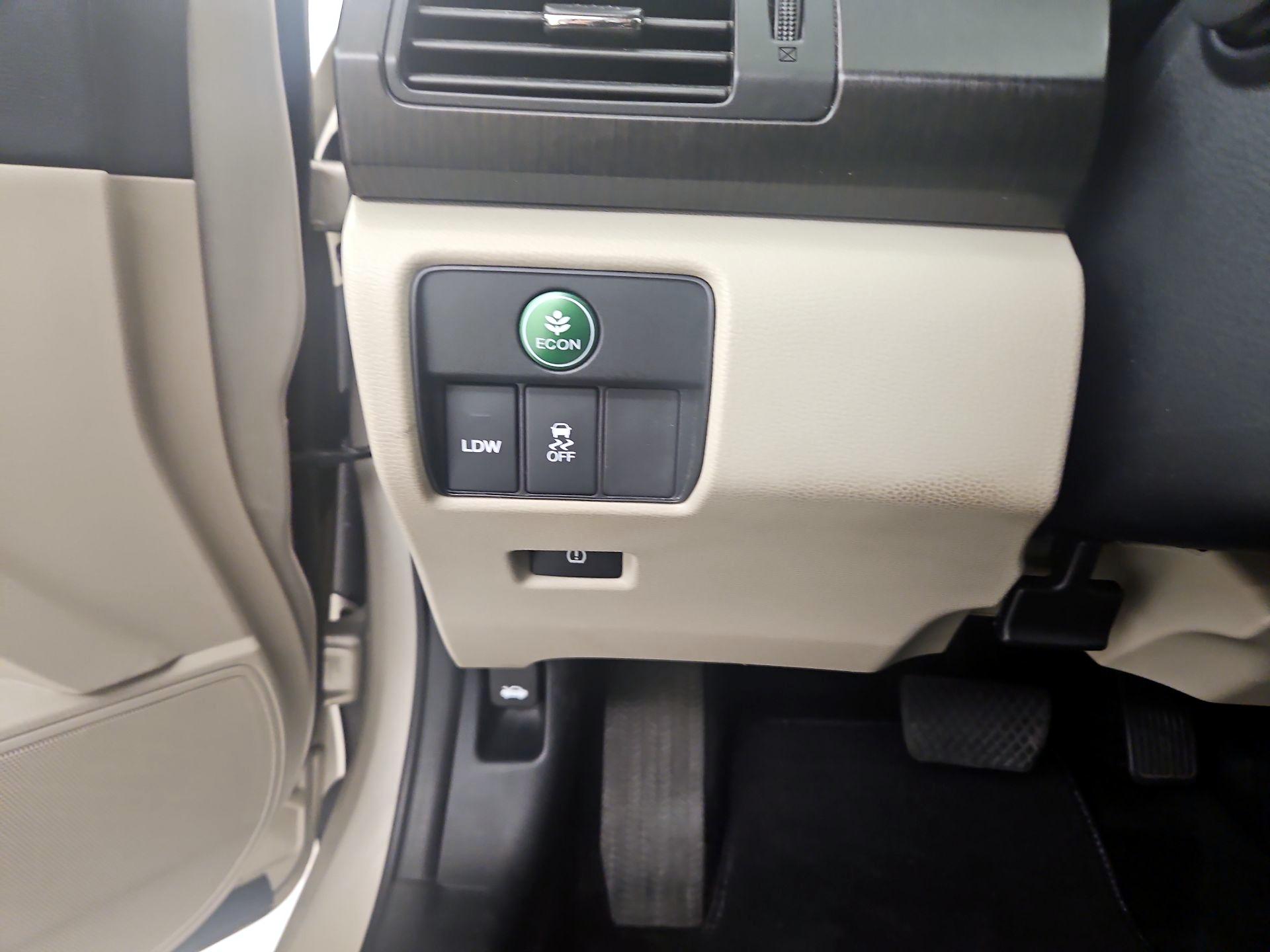 Thumbnail: 2015 Honda Accord - 13