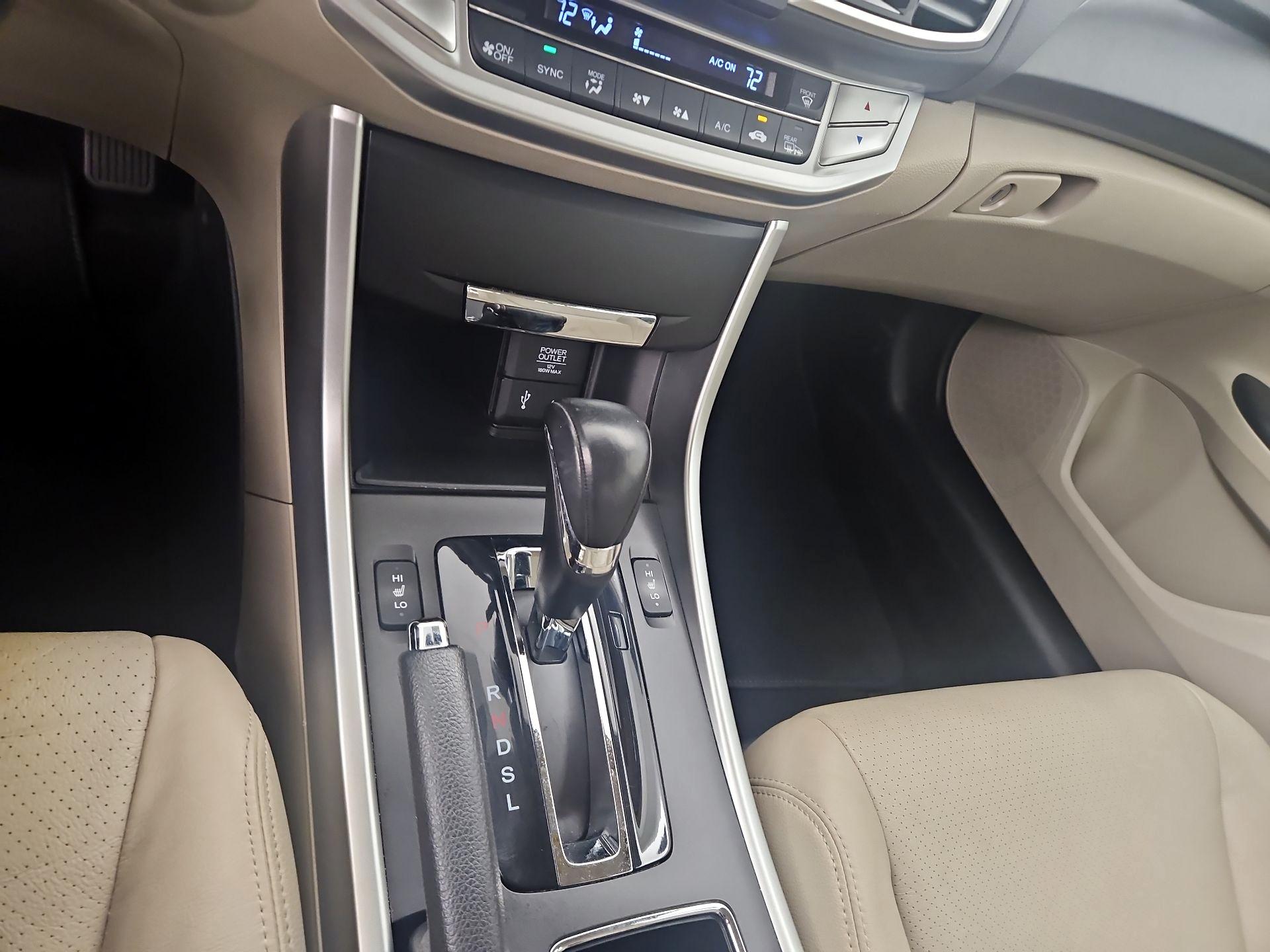 Thumbnail: 2015 Honda Accord - 17