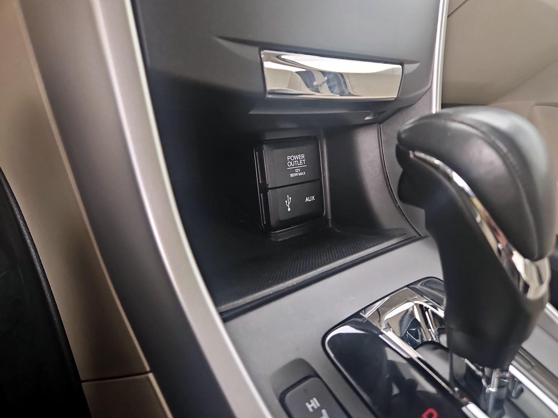 Thumbnail: 2015 Honda Accord - 18