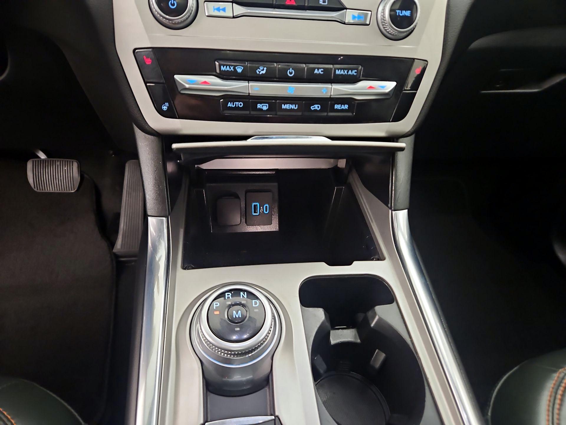 Thumbnail: 2022 Ford Explorer - 19