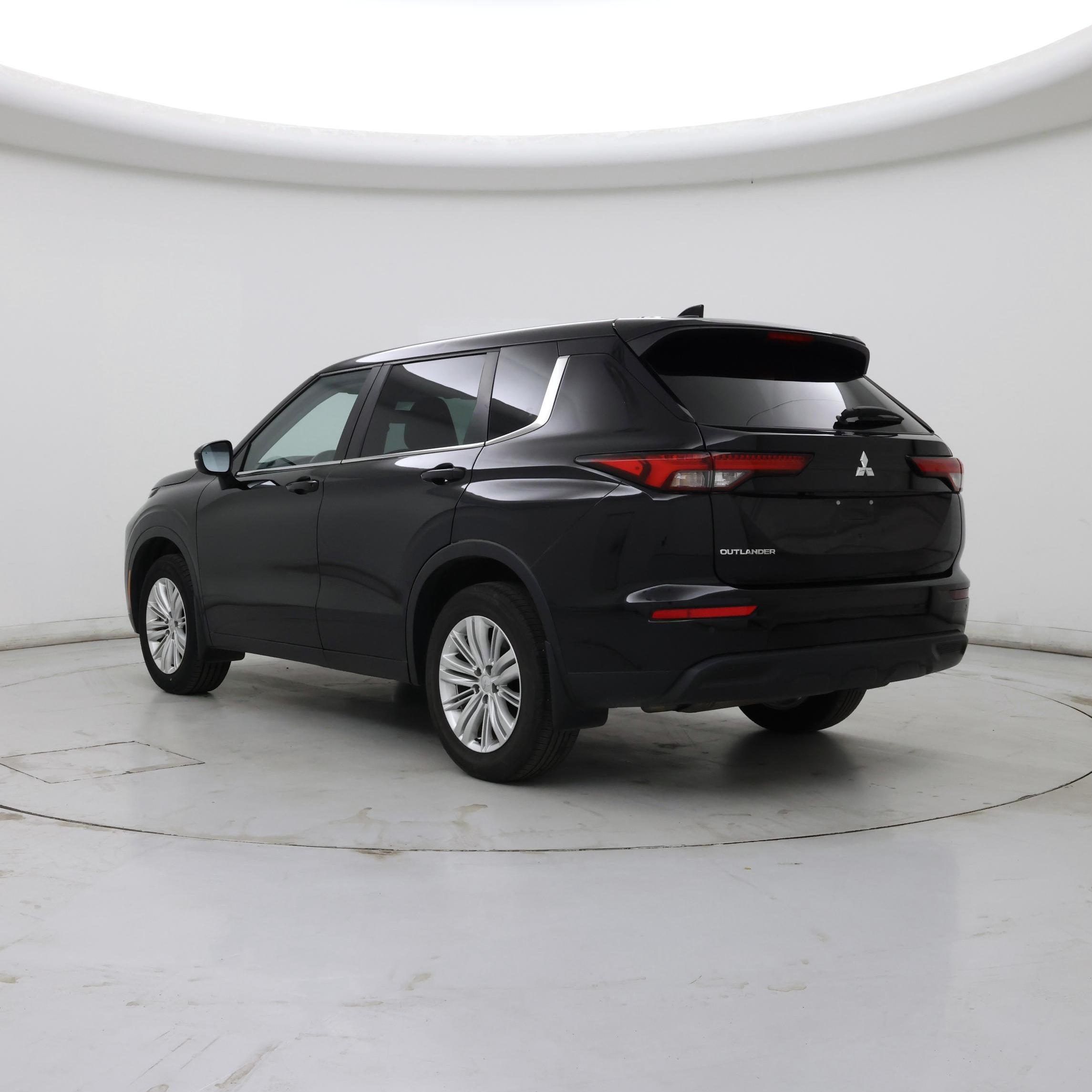 Thumbnail: 2022 Mitsubishi Outlander - 2