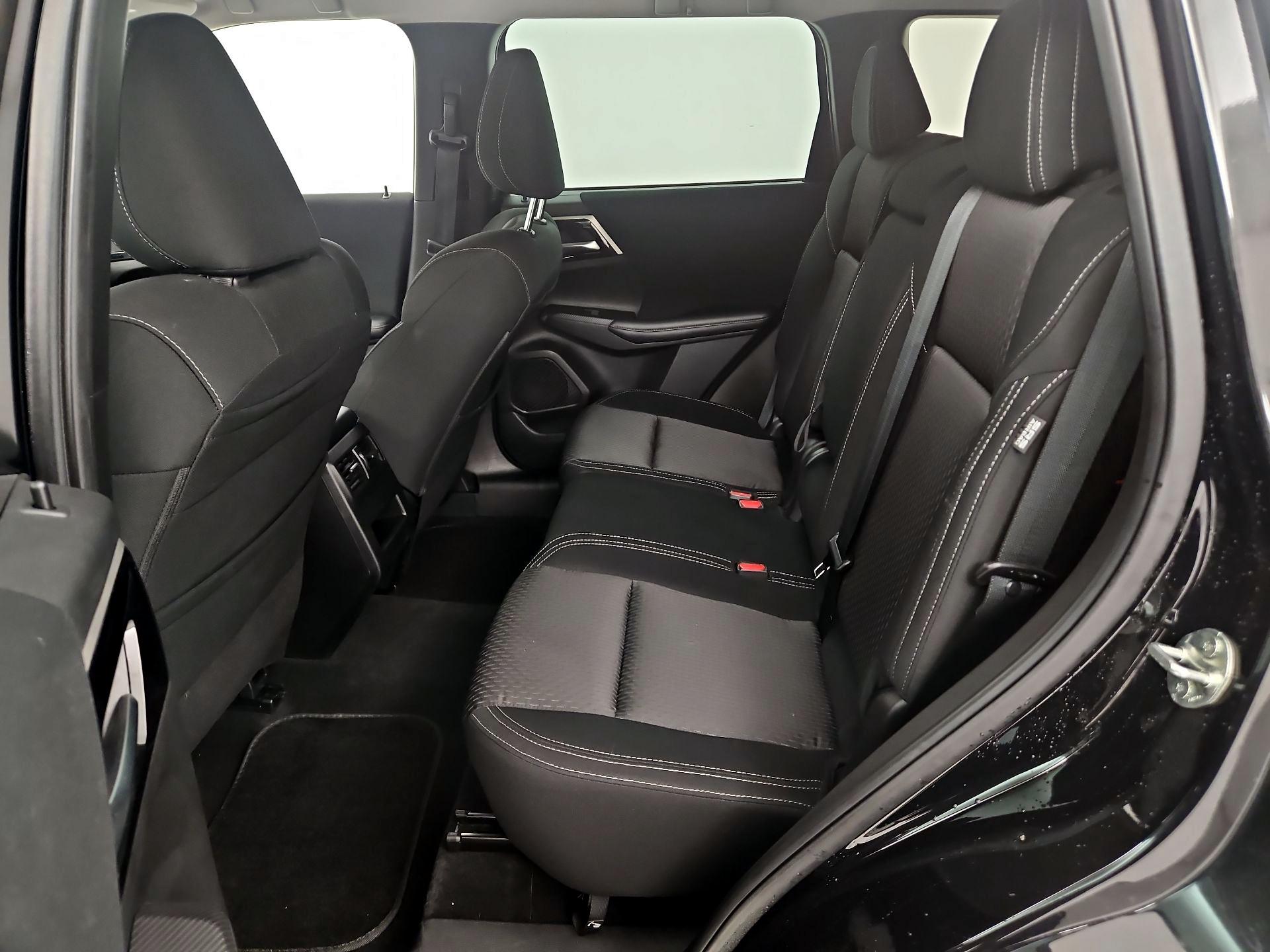 Thumbnail: 2022 Mitsubishi Outlander - 19
