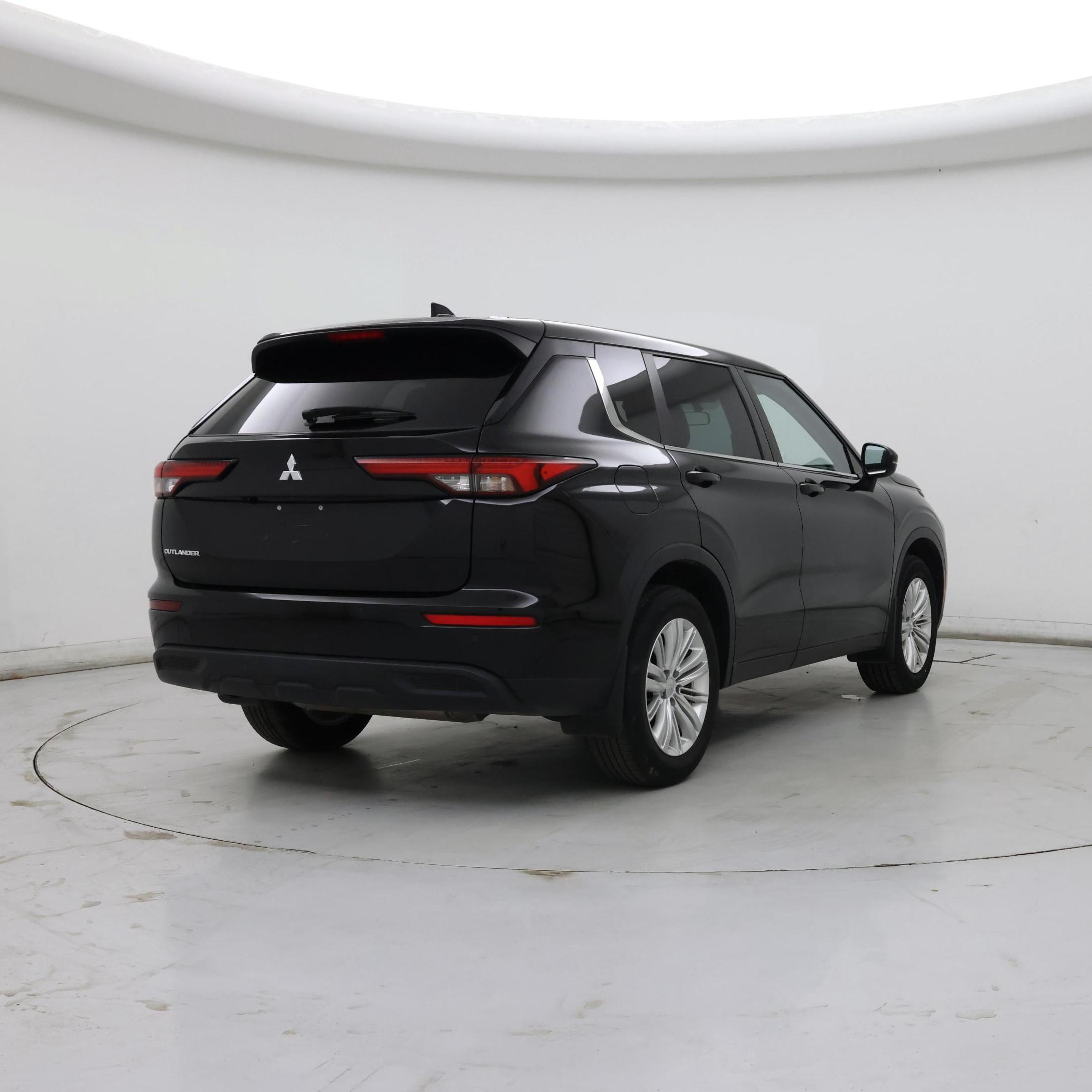 Thumbnail: 2022 Mitsubishi Outlander - 8