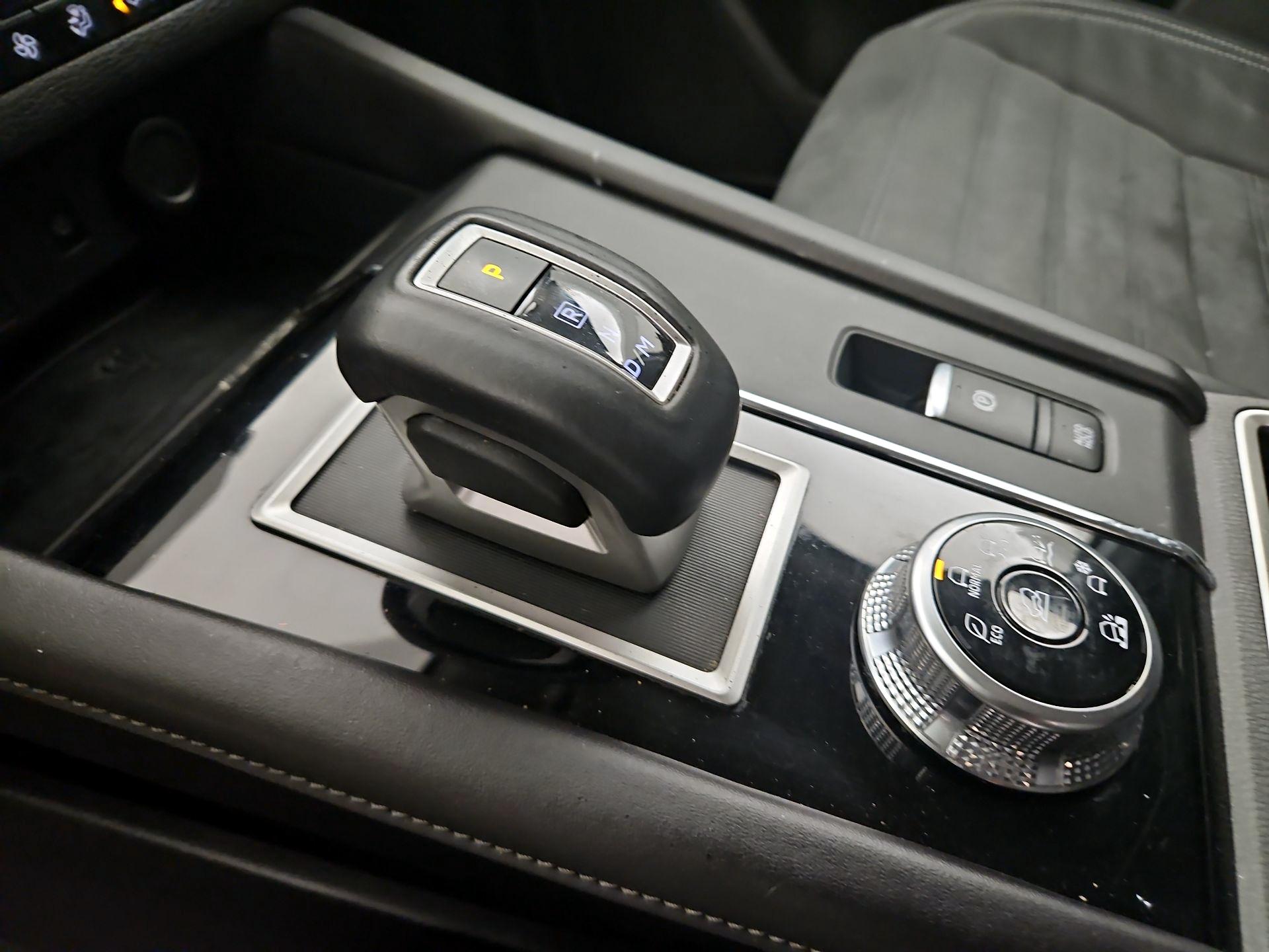 Thumbnail: 2022 Mitsubishi Outlander - 17