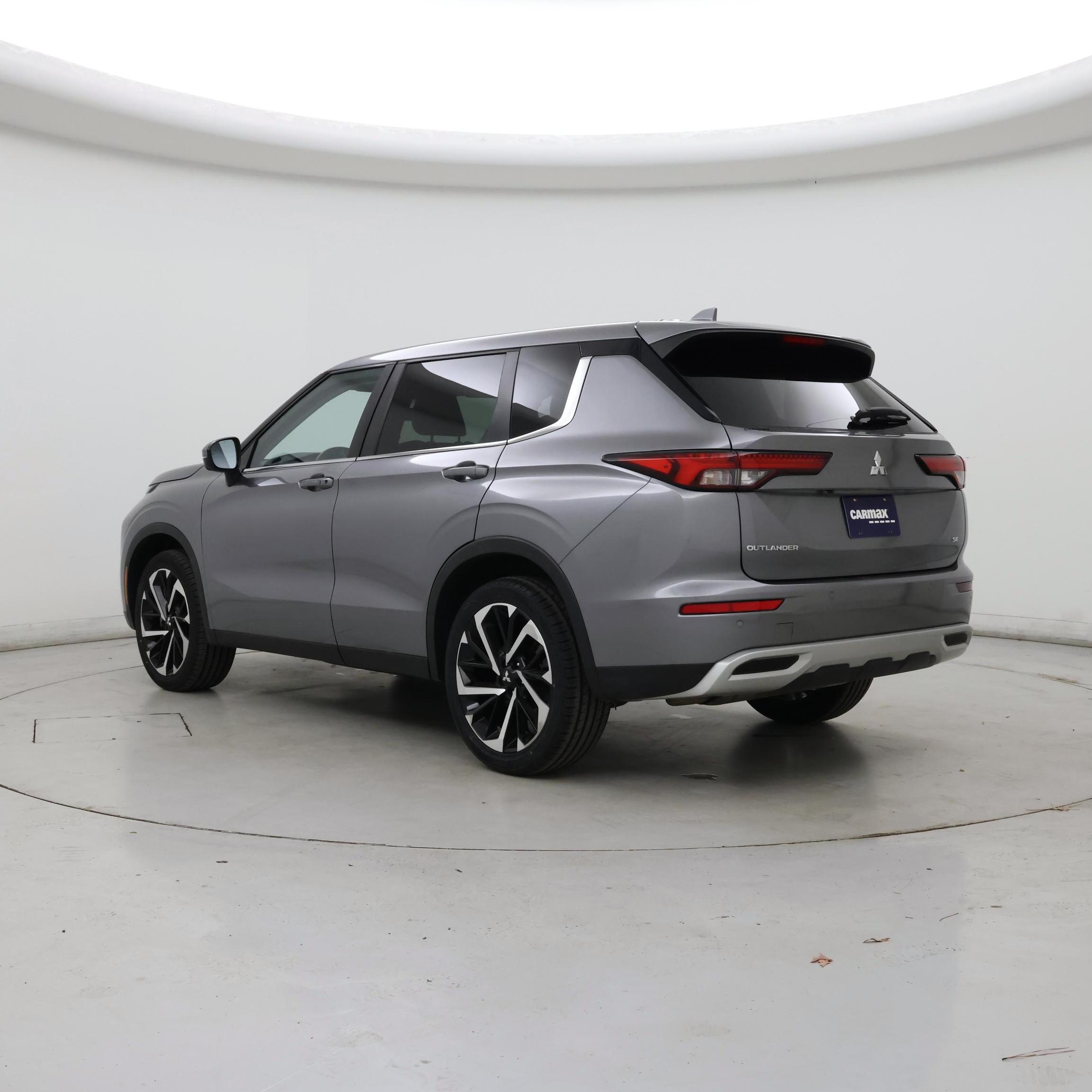 Thumbnail: 2022 Mitsubishi Outlander - 2