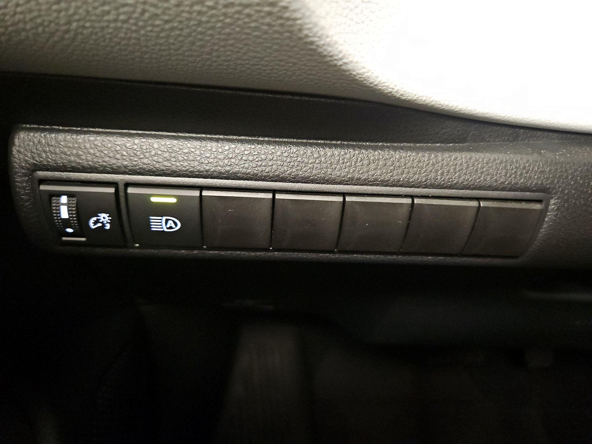 Thumbnail: 2025 Toyota Corolla - 13