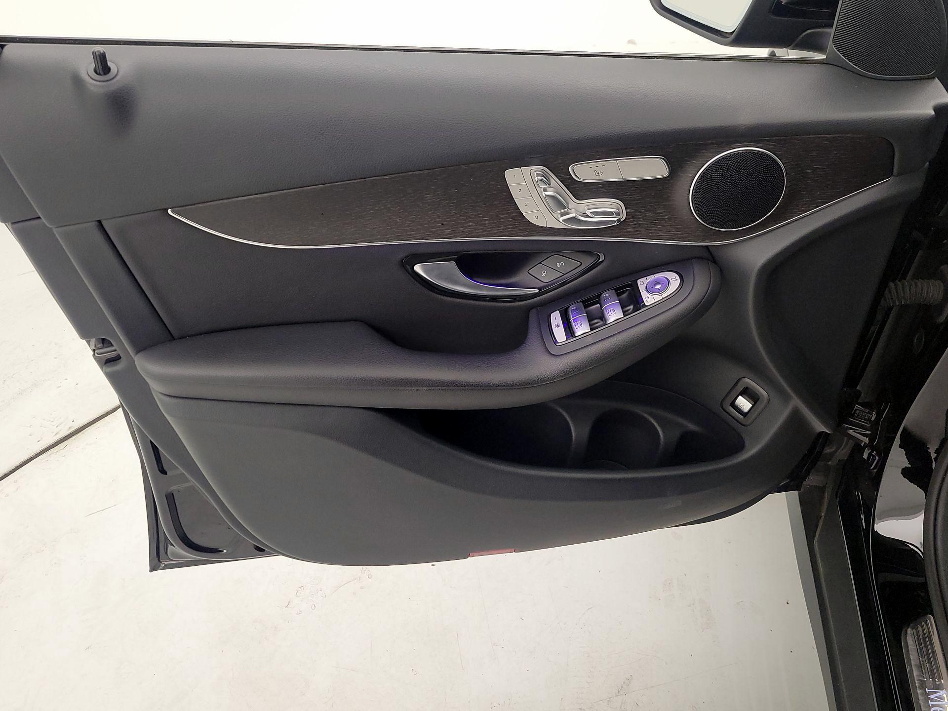 Thumbnail: 2022 Mercedes-Benz GLC - 12