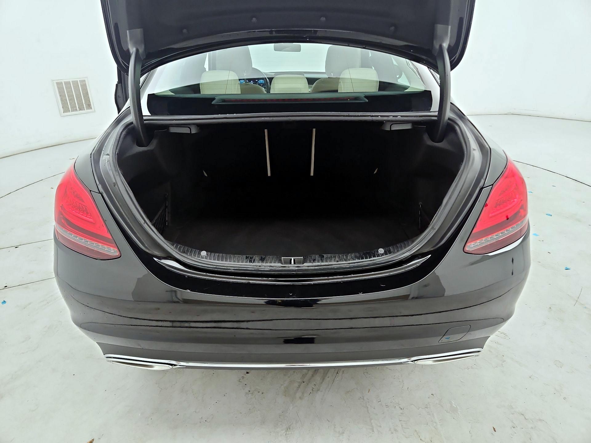 Thumbnail: 2021 Mercedes-Benz C-Class - 20