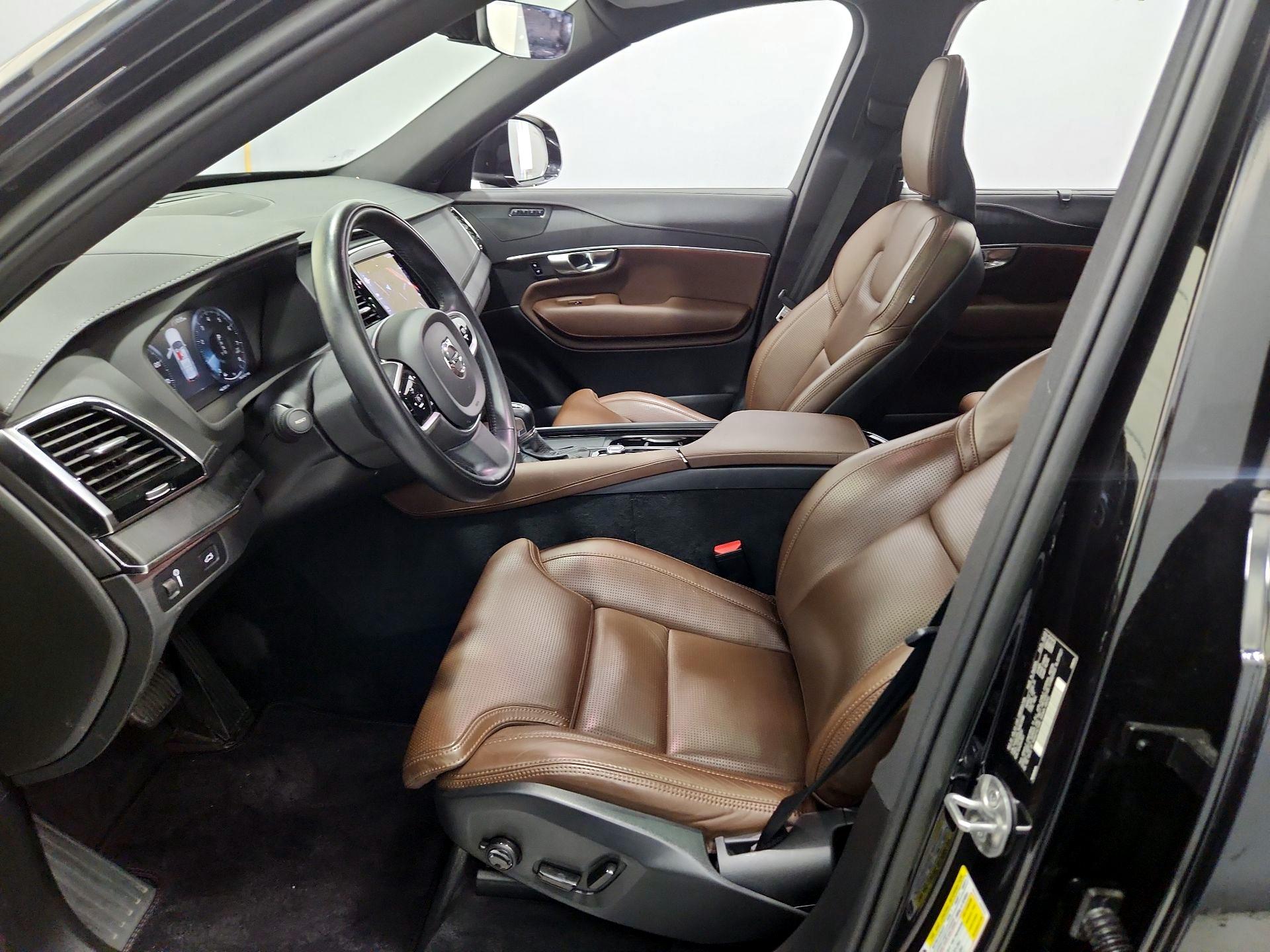 Thumbnail: 2022 Volvo XC90 - 11