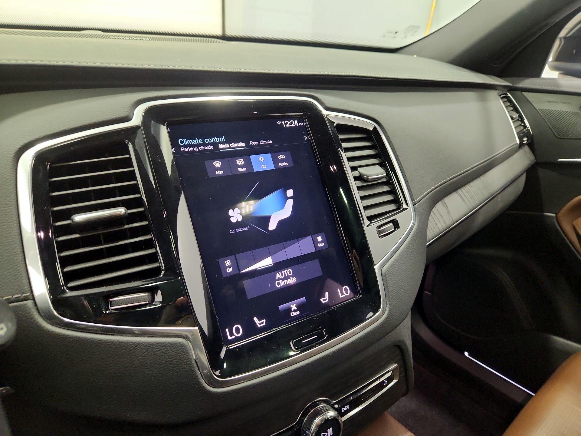 Thumbnail: 2022 Volvo XC90 - 17