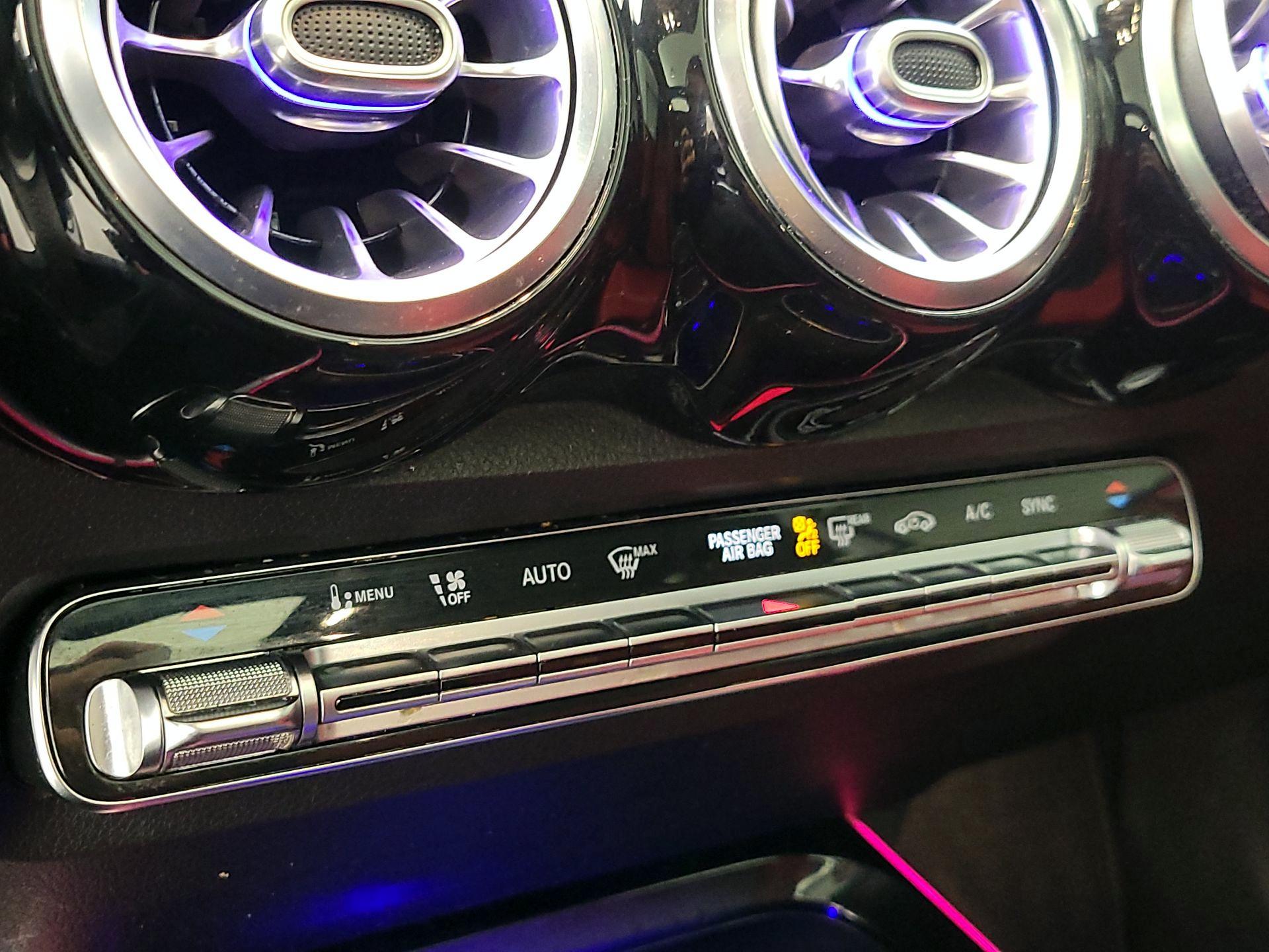 Thumbnail: 2021 Mercedes-Benz GLB - 16