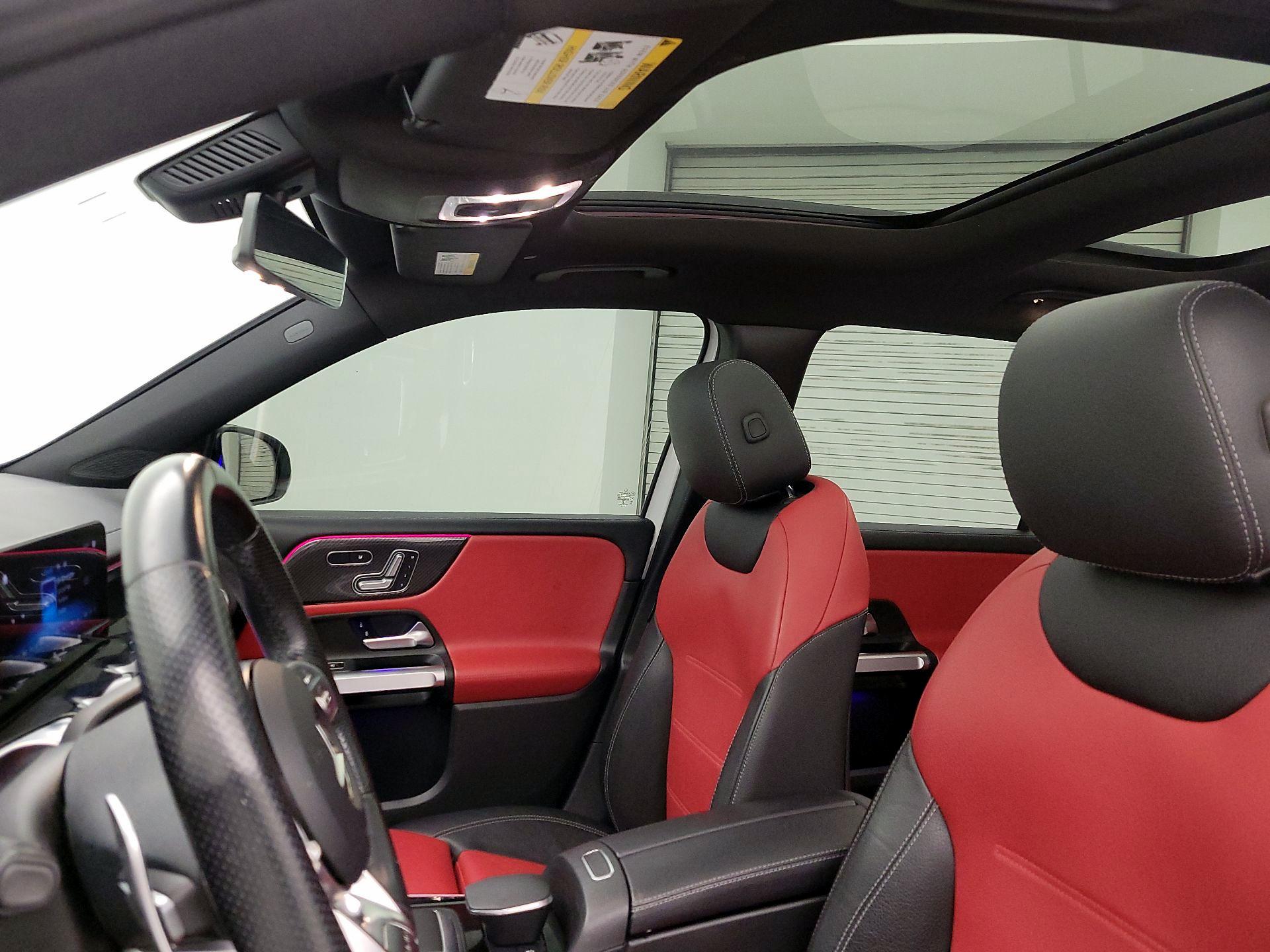 Thumbnail: 2021 Mercedes-Benz GLB - 19