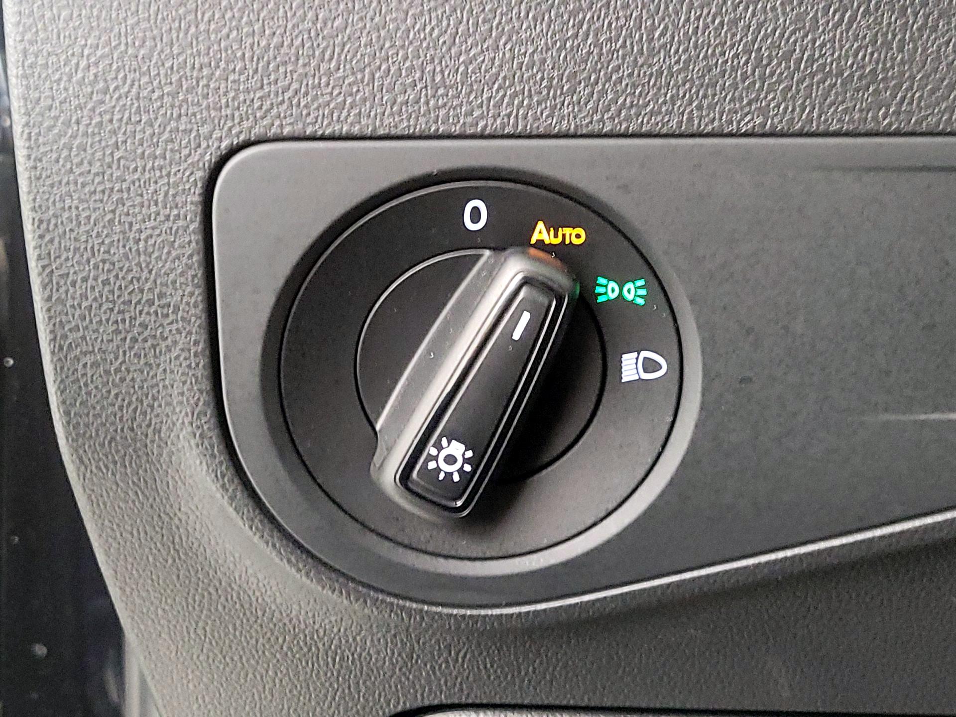 Thumbnail: 2022 Volkswagen Tiguan - 13