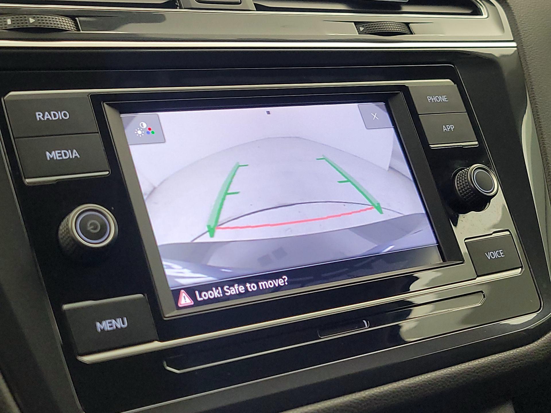 Thumbnail: 2022 Volkswagen Tiguan - 14