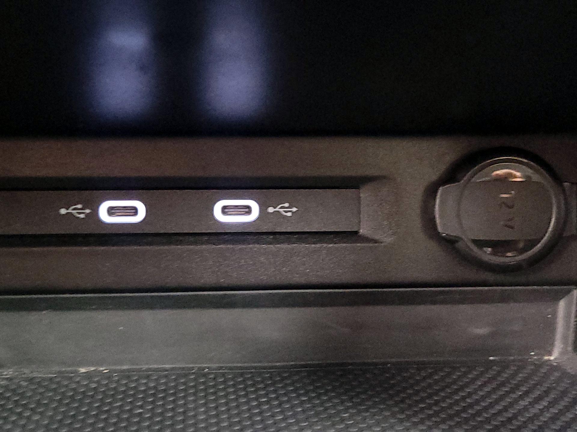 Thumbnail: 2022 Volkswagen Tiguan - 18