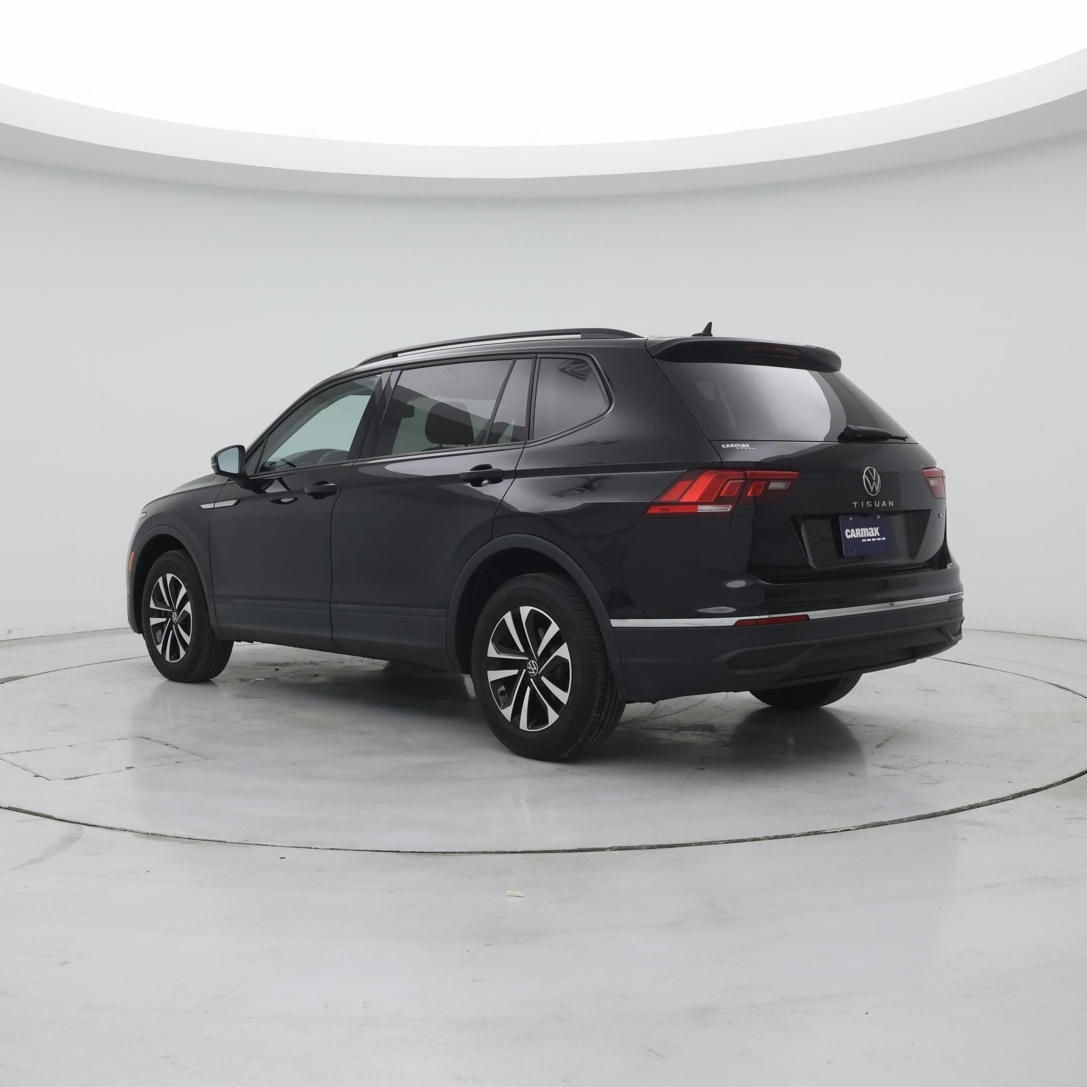 Thumbnail: 2022 Volkswagen Tiguan - 2