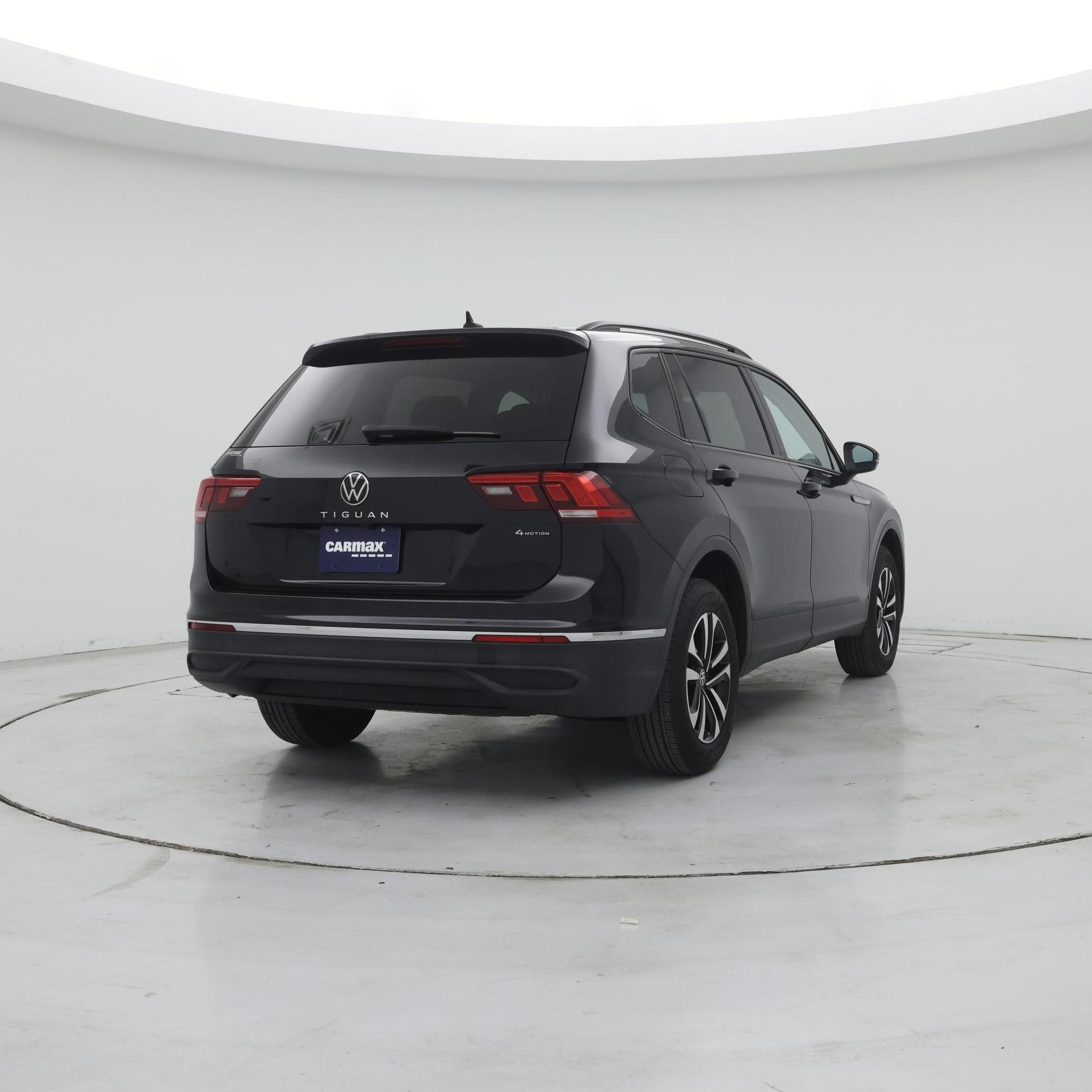 Thumbnail: 2022 Volkswagen Tiguan - 8