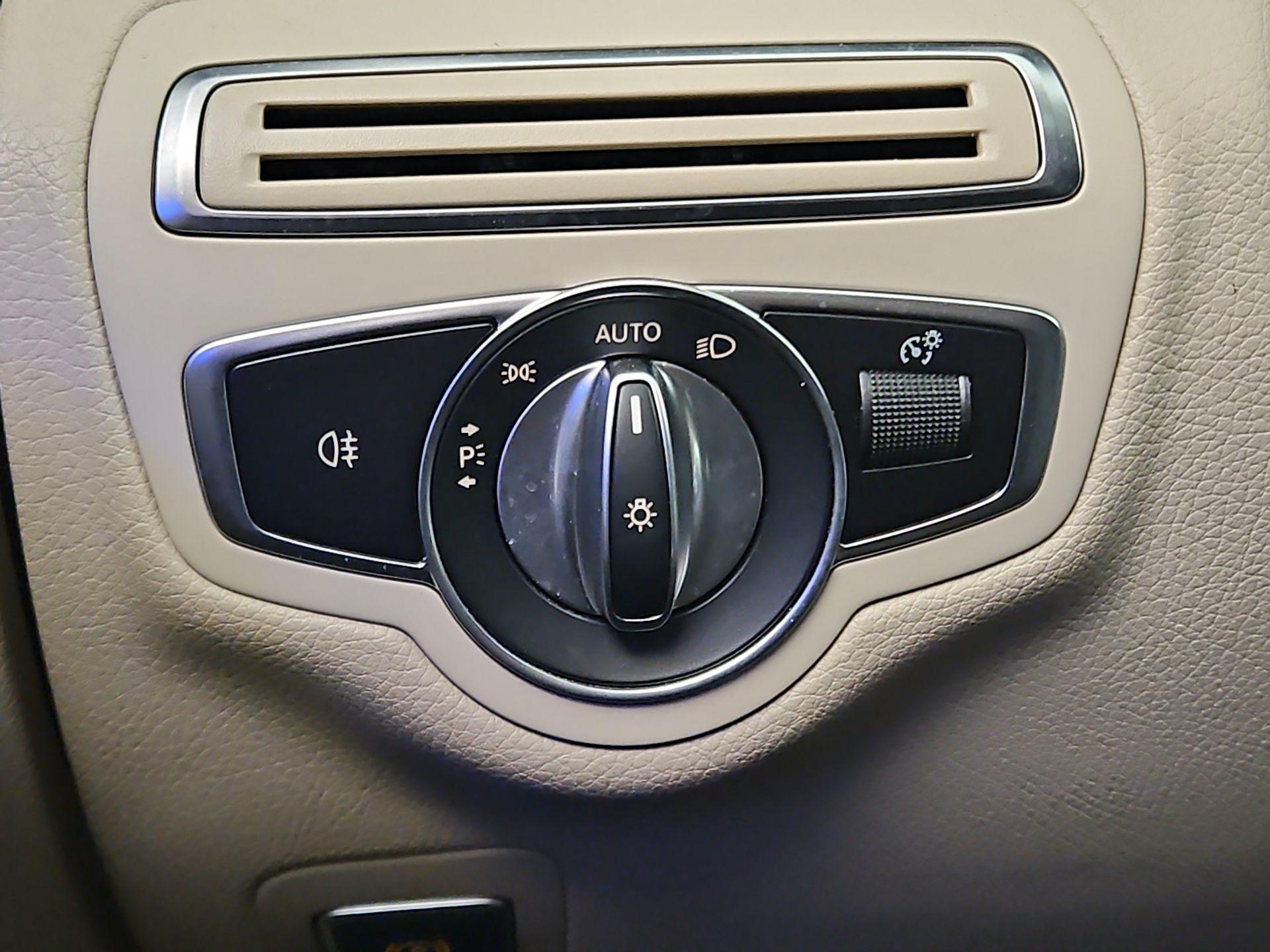 Thumbnail: 2021 Mercedes-Benz C-Class - 13