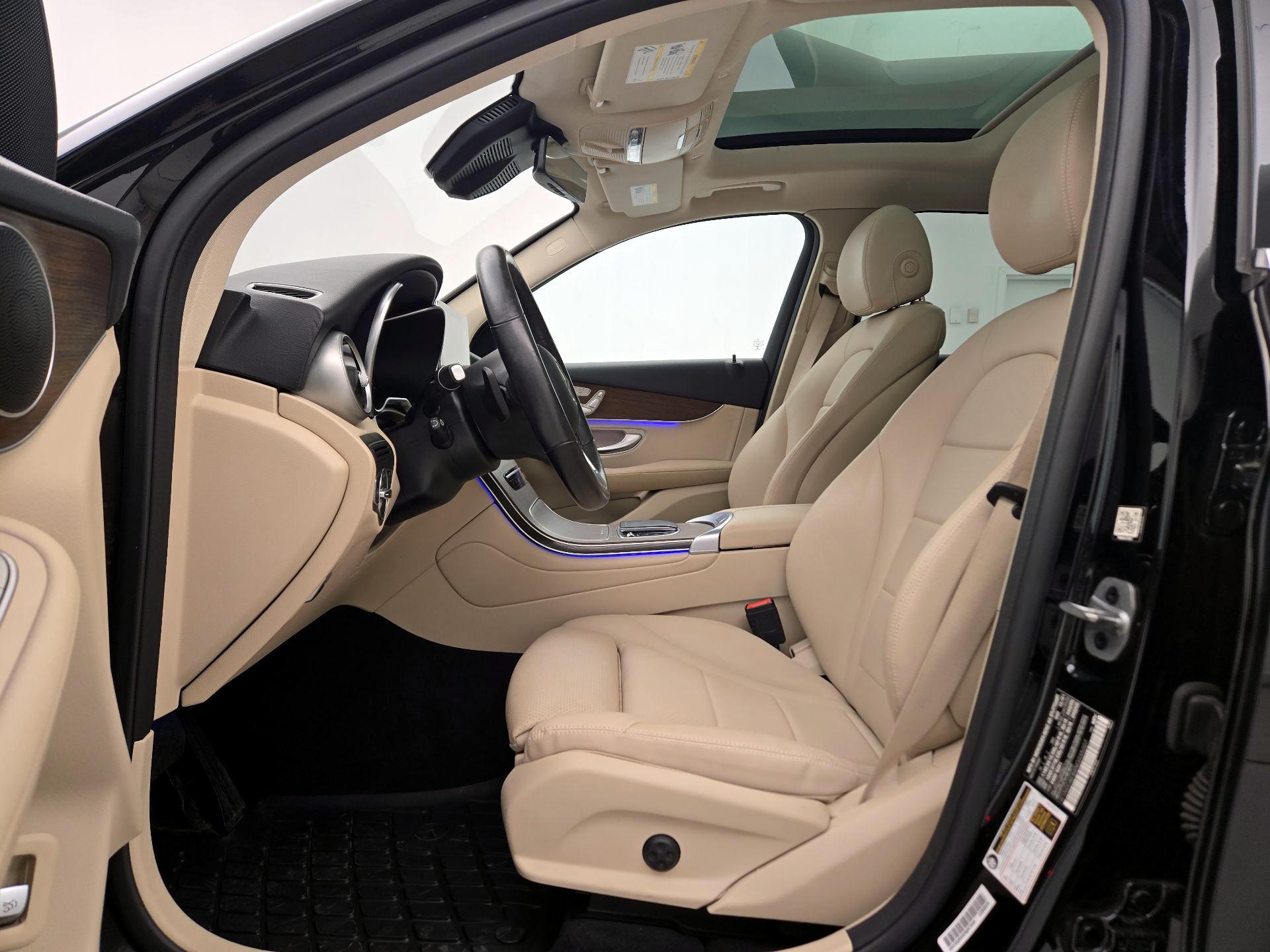 Thumbnail: 2022 Mercedes-Benz GLC - 11