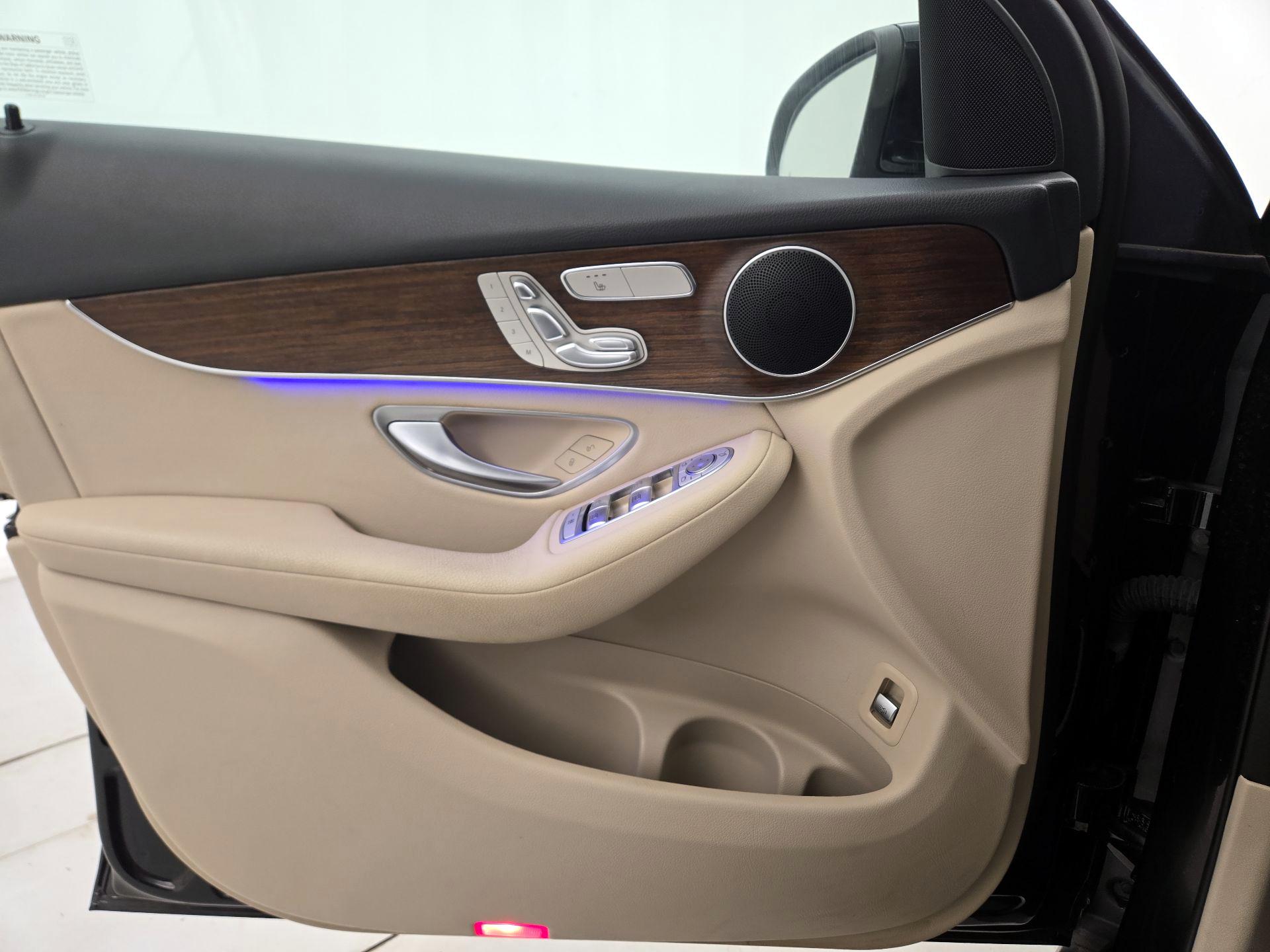 Thumbnail: 2022 Mercedes-Benz GLC - 12