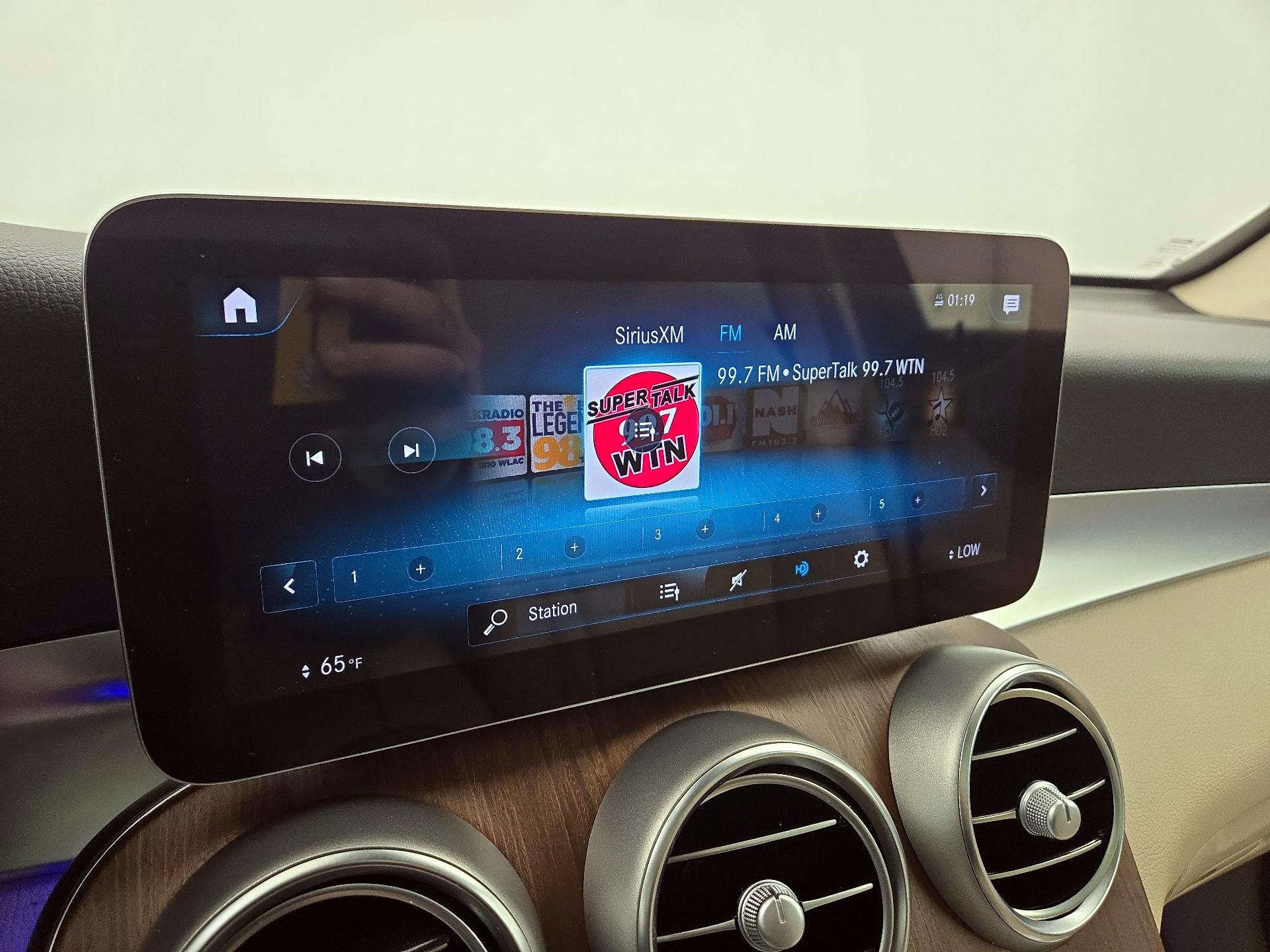 Thumbnail: 2022 Mercedes-Benz GLC - 16