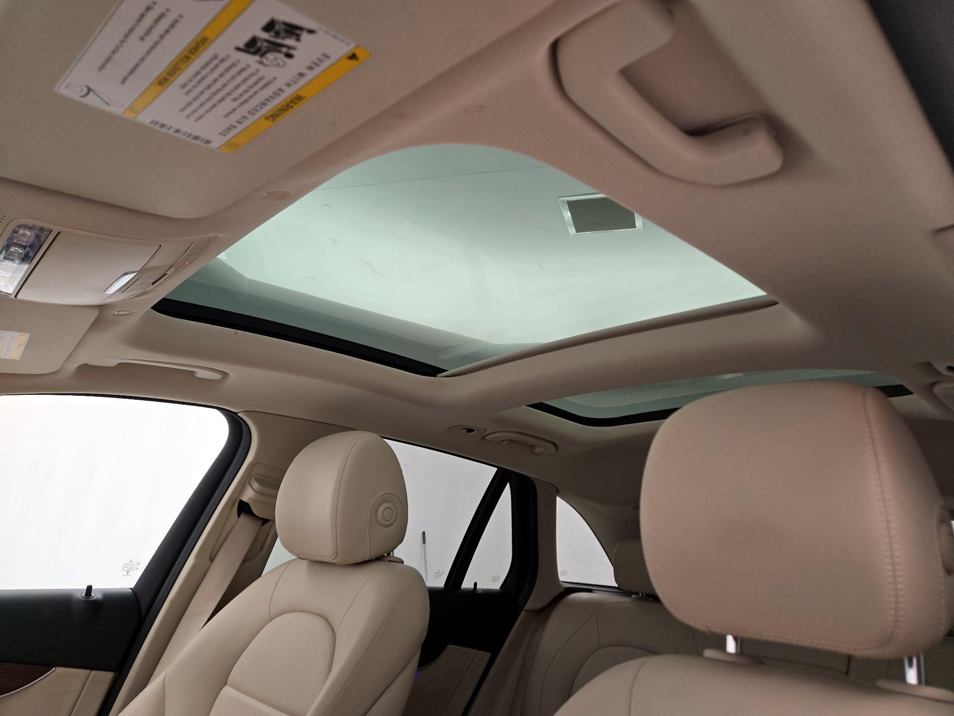 Thumbnail: 2022 Mercedes-Benz GLC - 20