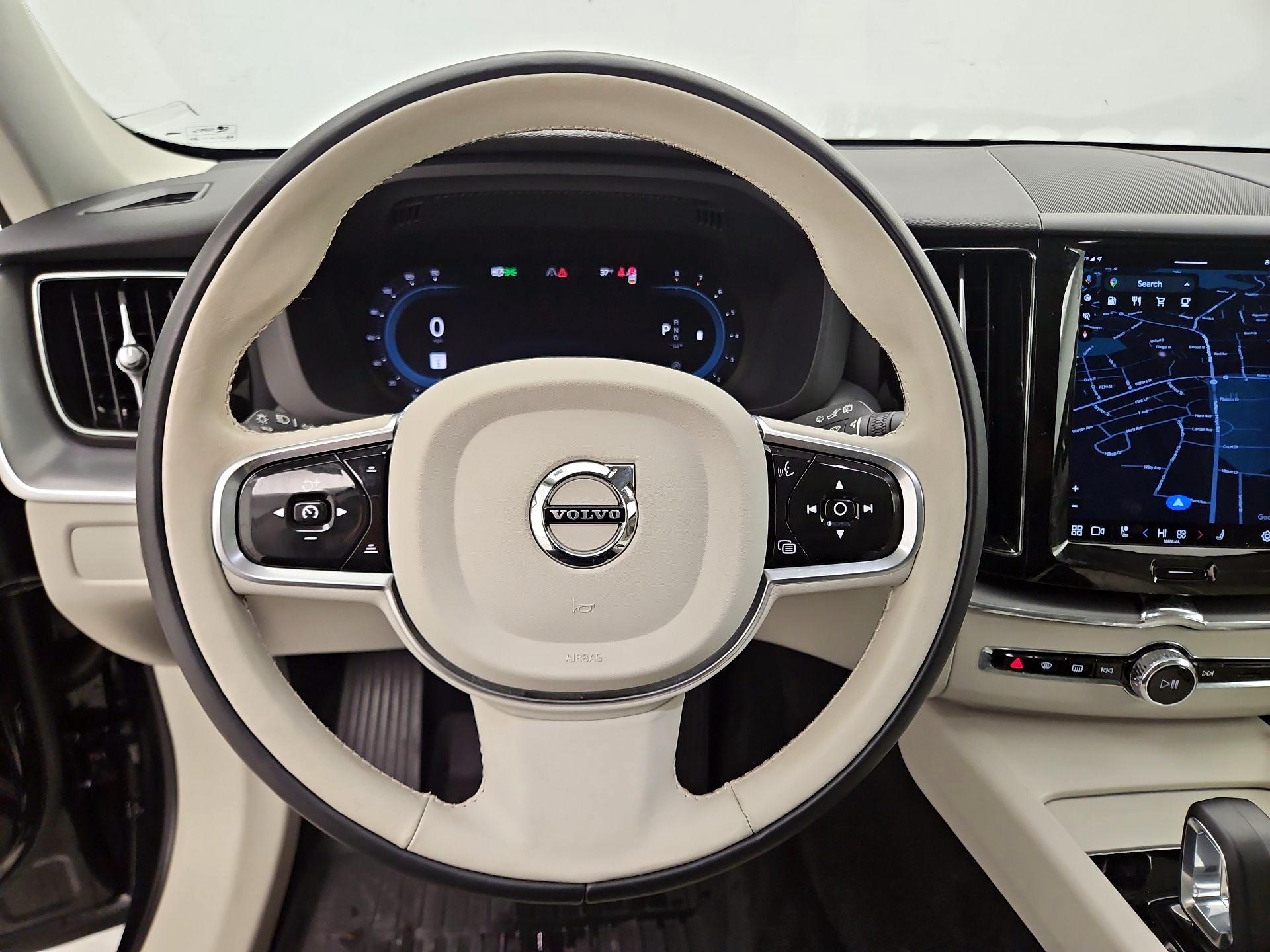 Thumbnail: 2023 Volvo XC60 - 10