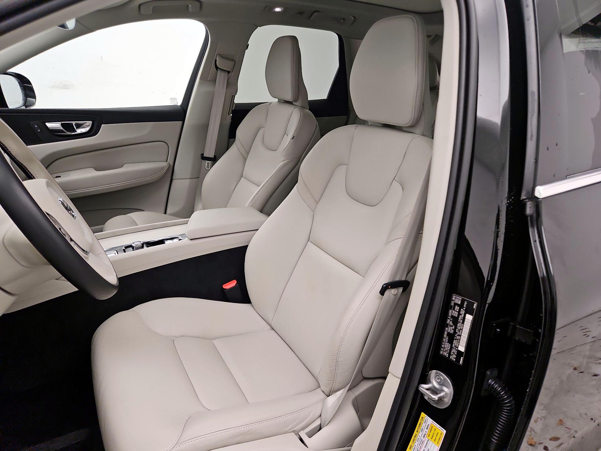 Thumbnail: 2023 Volvo XC60 - 11