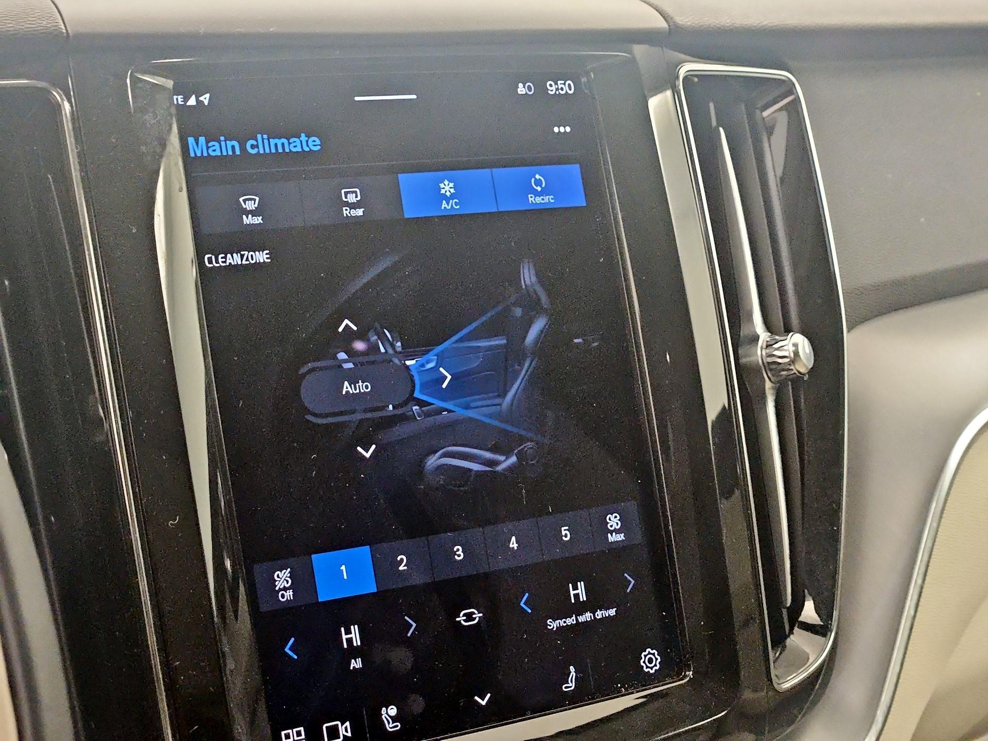 Thumbnail: 2023 Volvo XC60 - 17