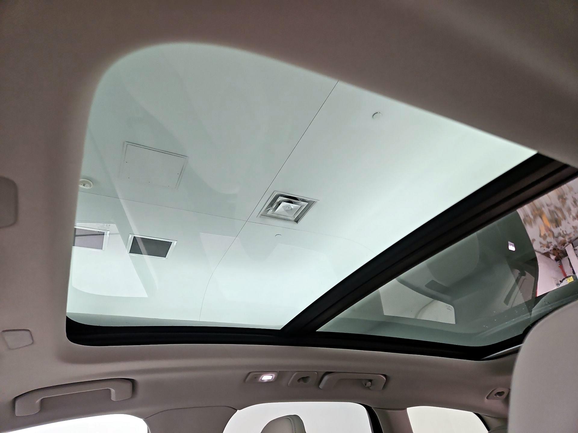 Thumbnail: 2023 Volvo XC60 - 19