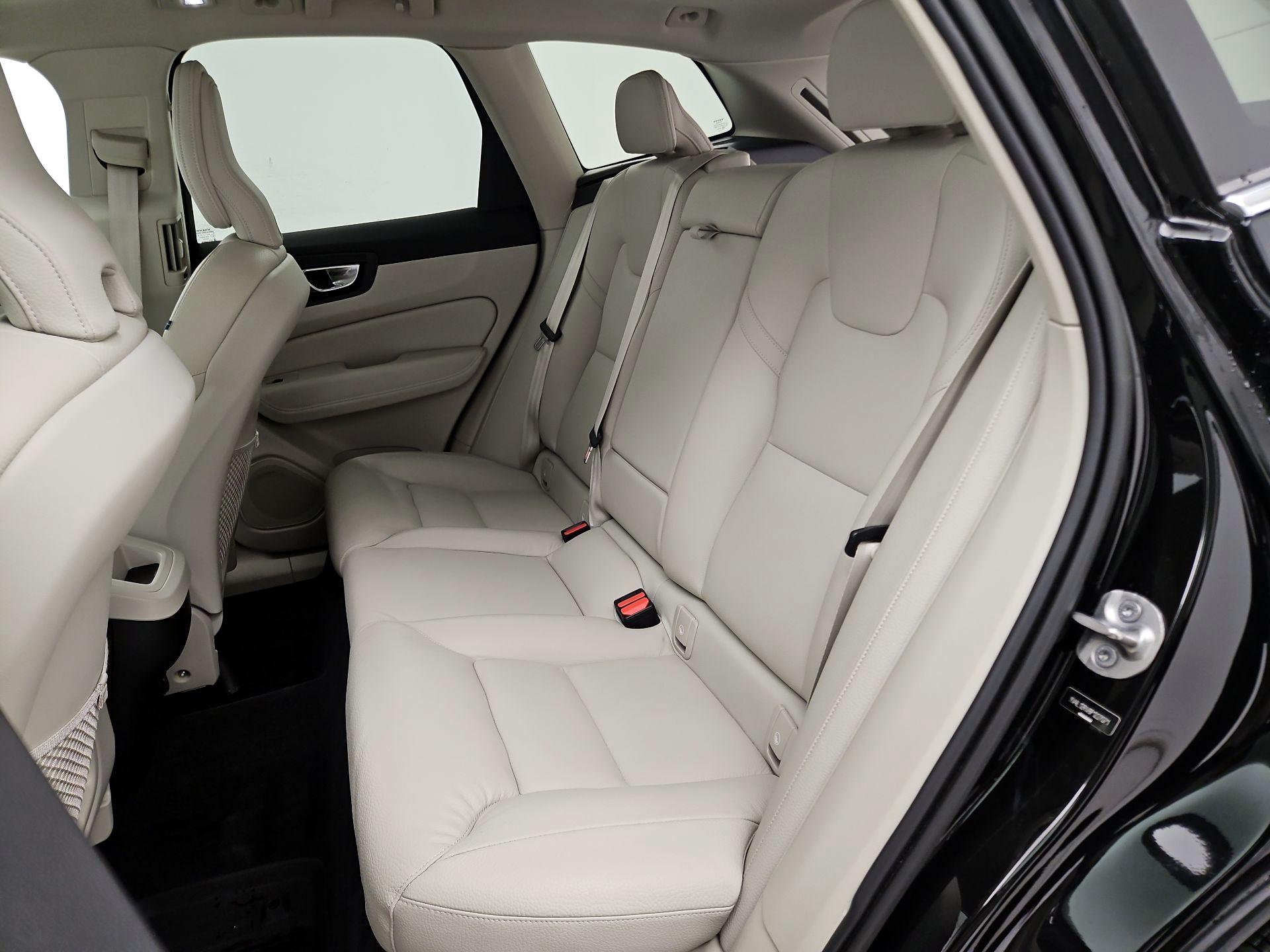 Thumbnail: 2023 Volvo XC60 - 20