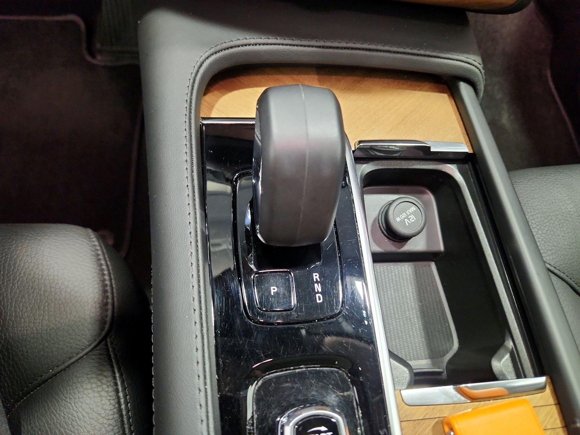 Thumbnail: 2024 Volvo XC90 - 17