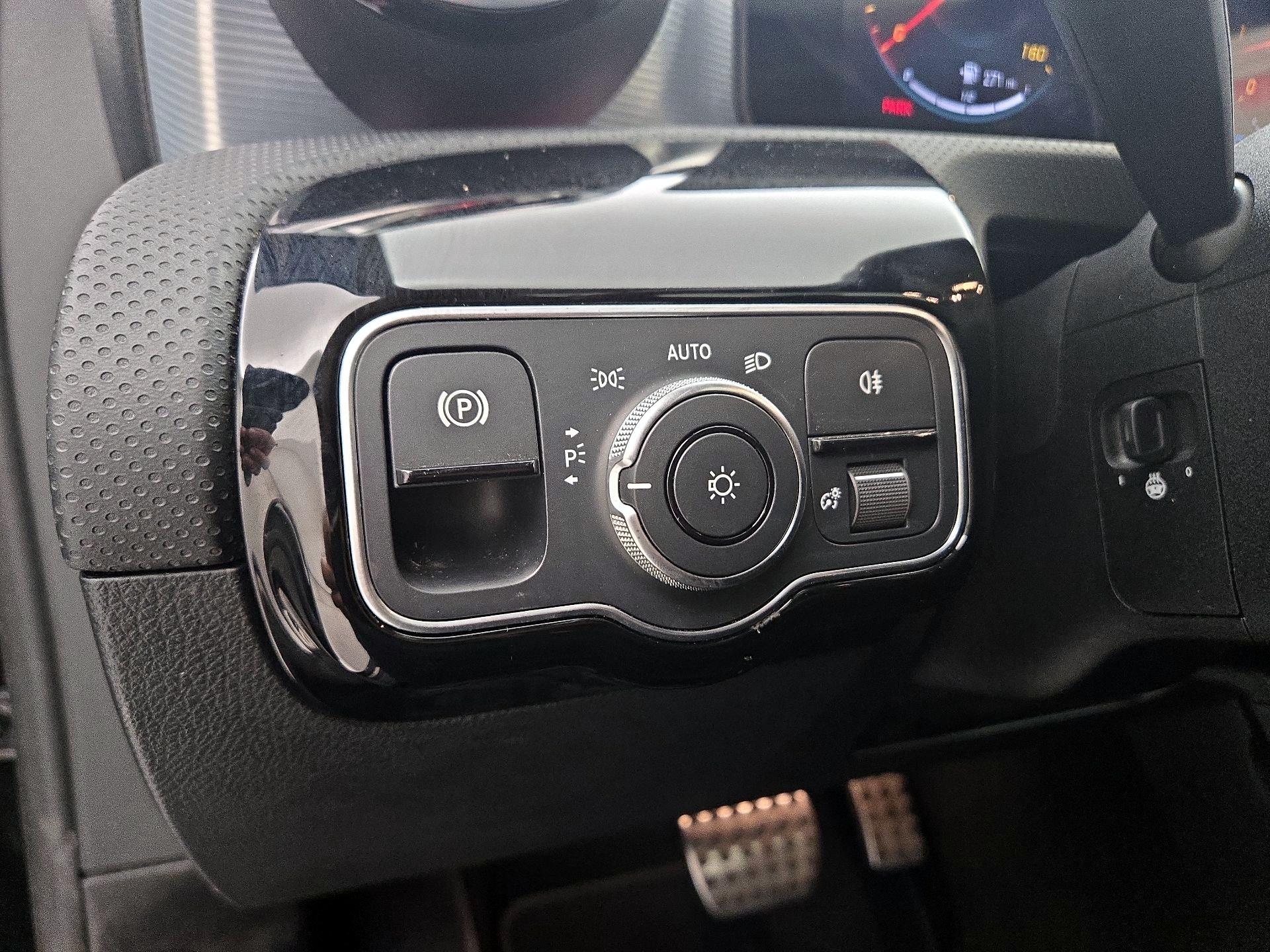 Thumbnail: 2022 Mercedes-Benz A-Class - 13