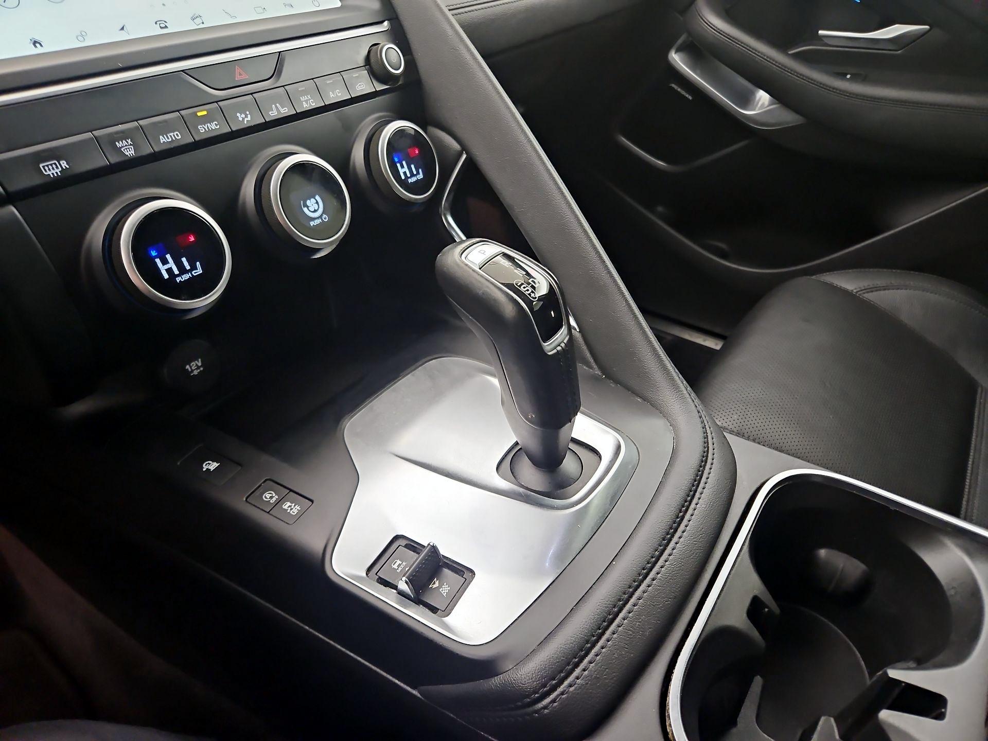 Thumbnail: 2020 Jaguar E-Pace - 18