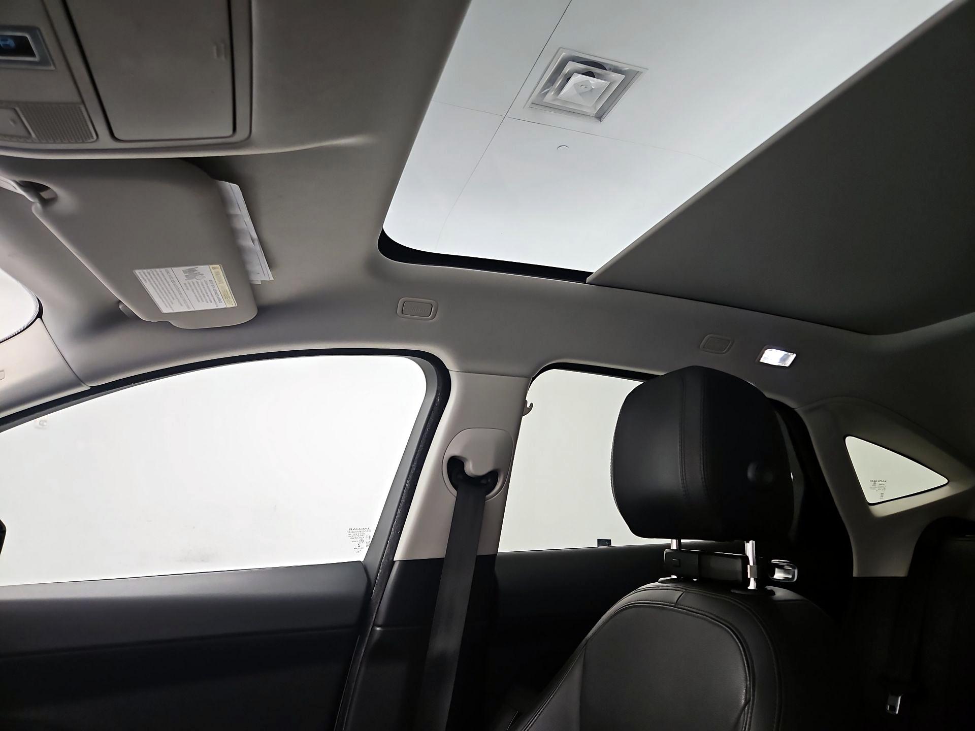 Thumbnail: 2020 Jaguar E-Pace - 19