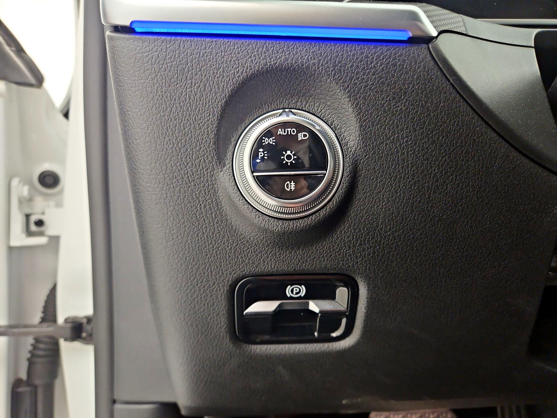 Thumbnail: 2023 Mercedes-Benz C-Class - 13