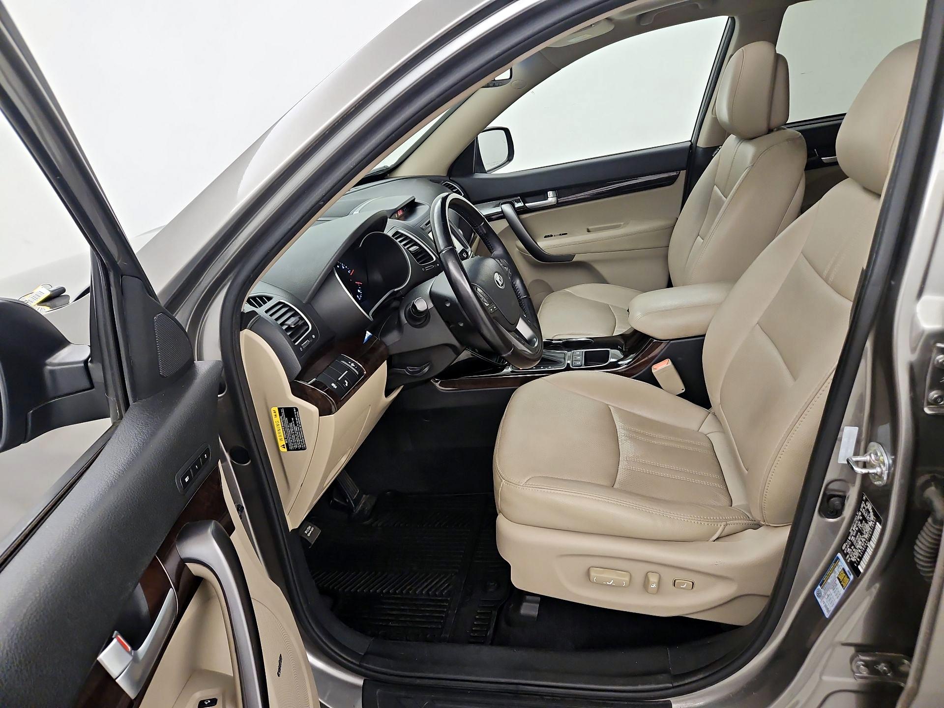 Thumbnail: 2014 Kia Sorento - 11