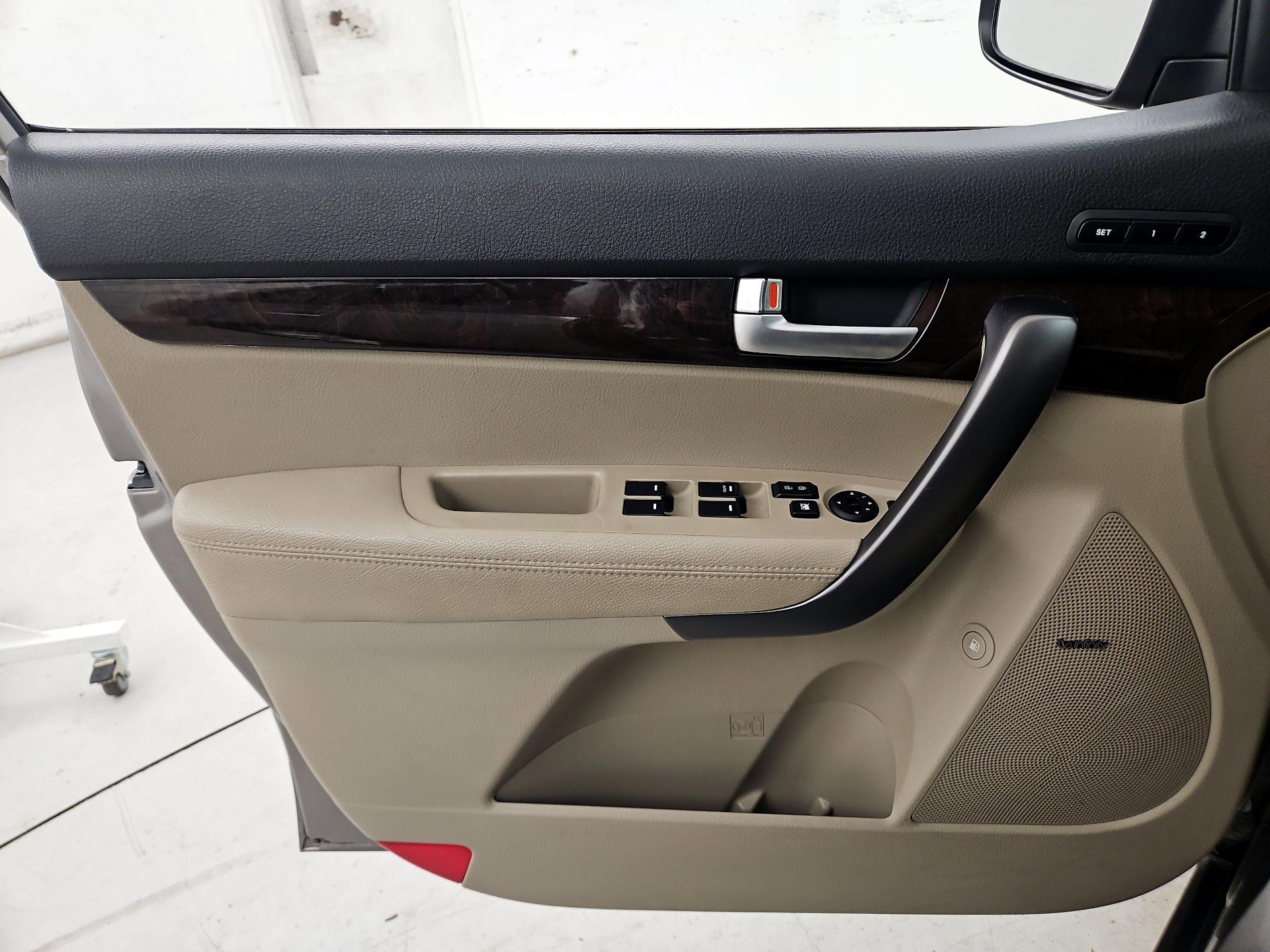 Thumbnail: 2014 Kia Sorento - 12