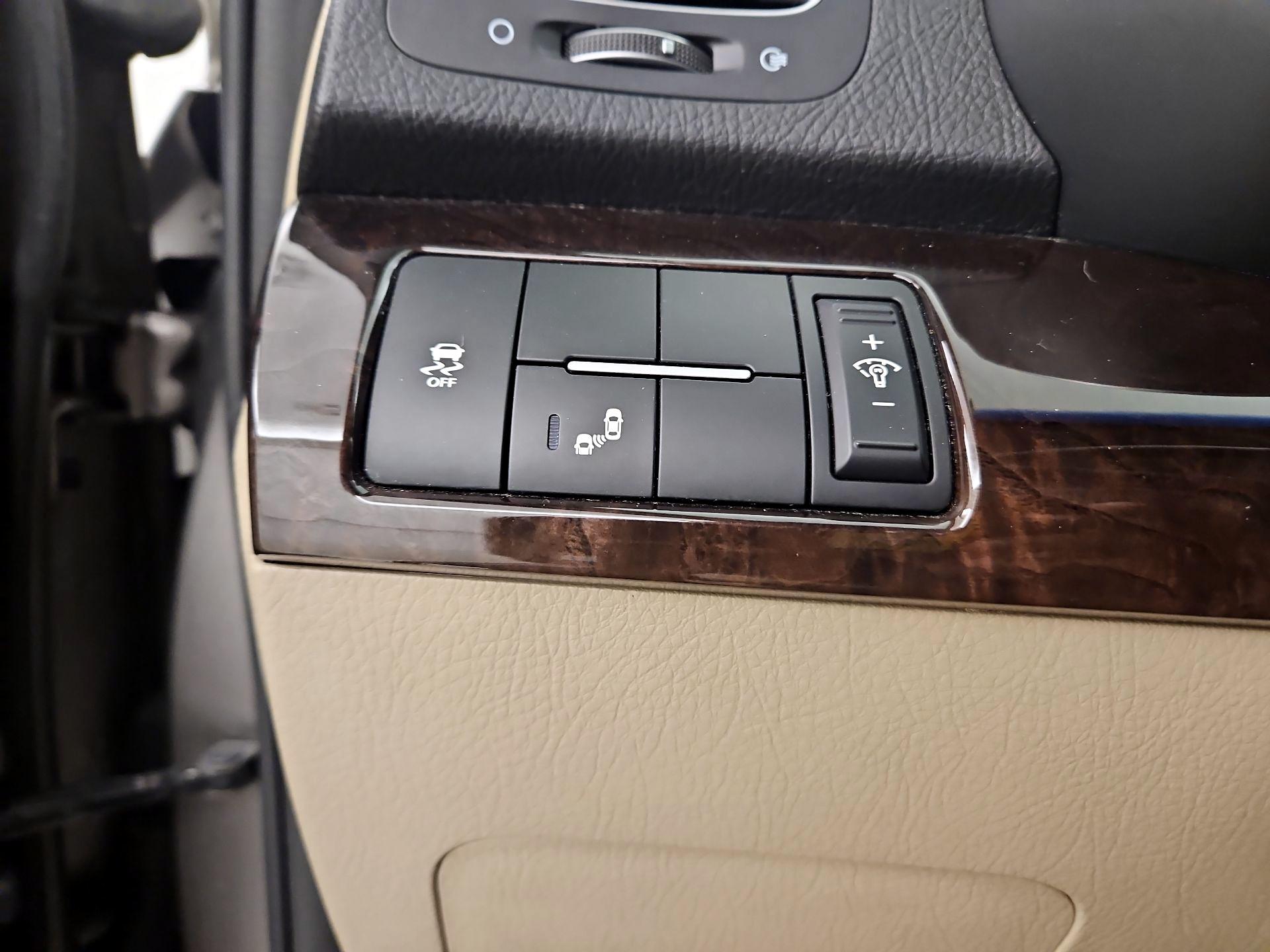 Thumbnail: 2014 Kia Sorento - 13