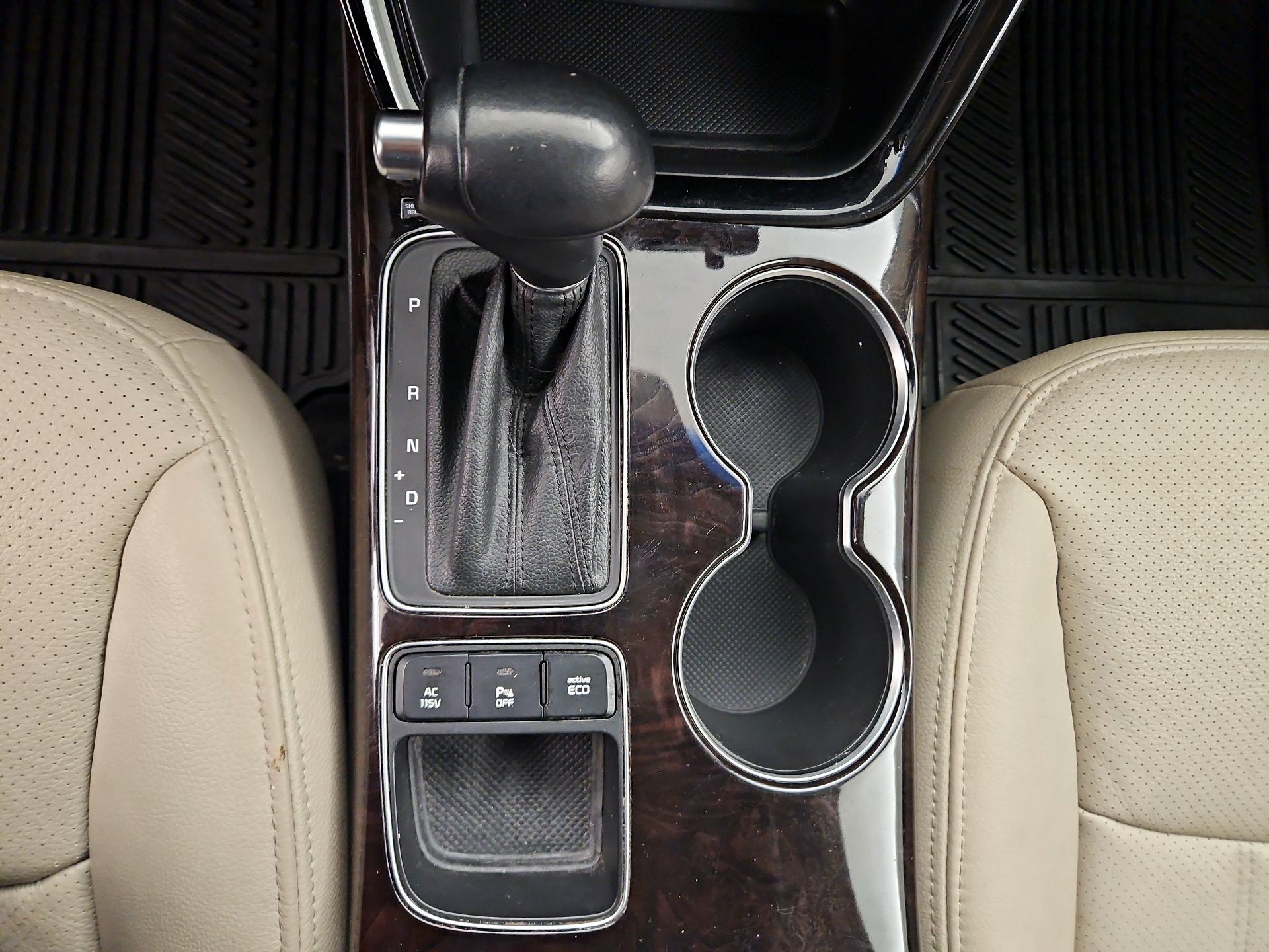 Thumbnail: 2014 Kia Sorento - 18