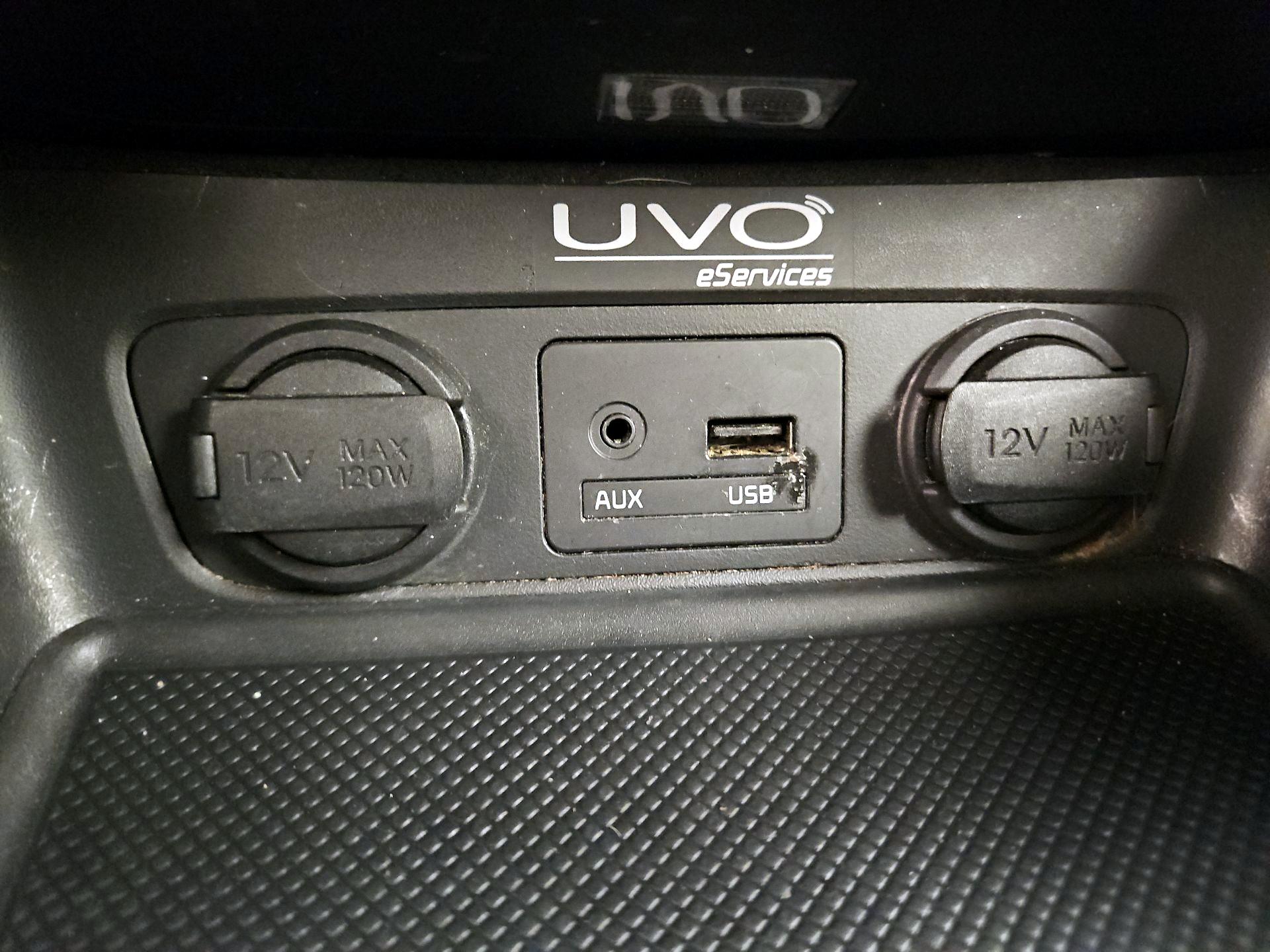 Thumbnail: 2014 Kia Sorento - 19