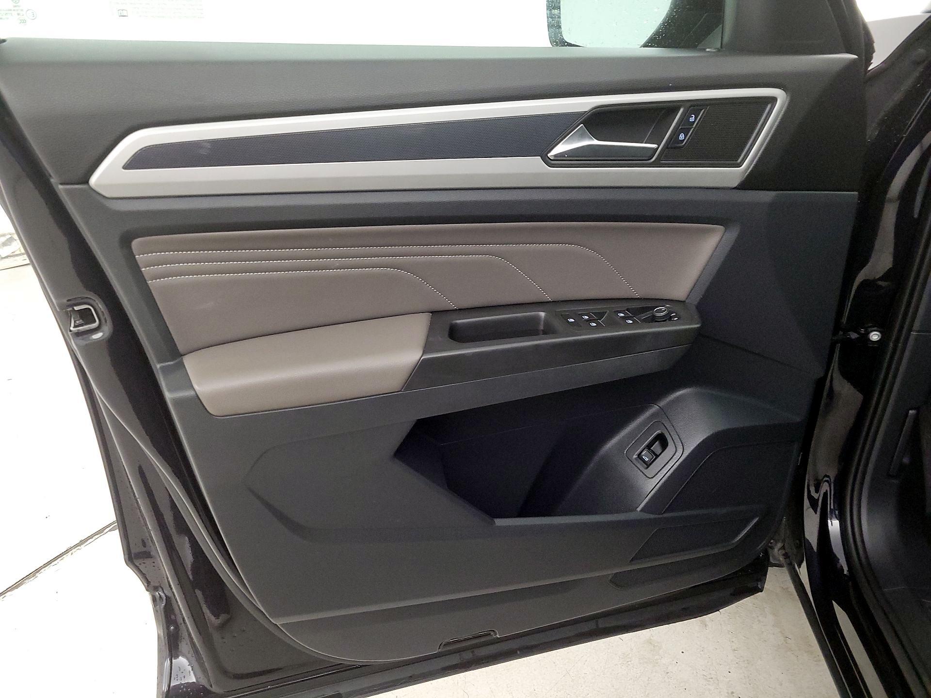 Thumbnail: 2022 Volkswagen Atlas - 12