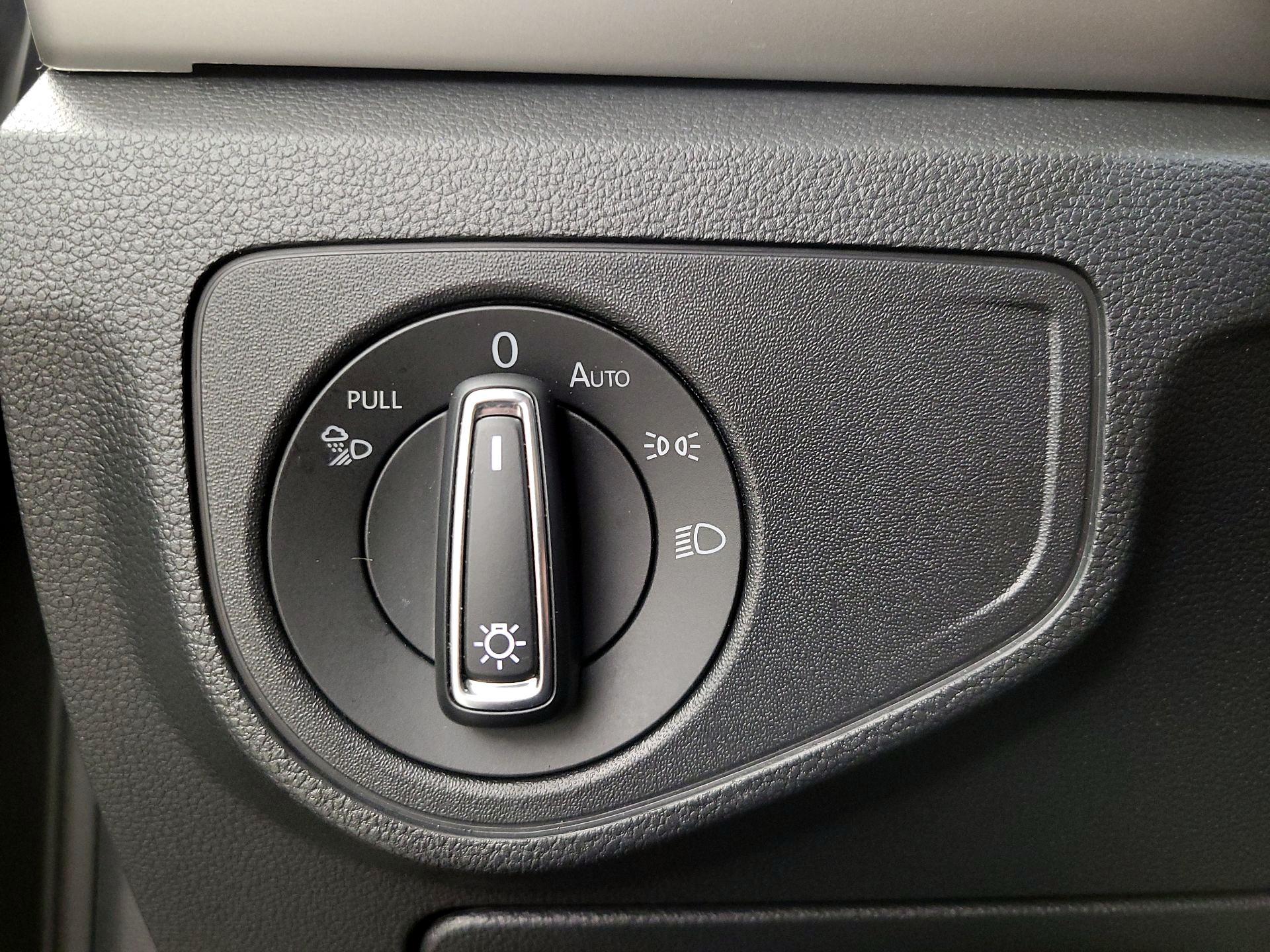 Thumbnail: 2022 Volkswagen Atlas - 13