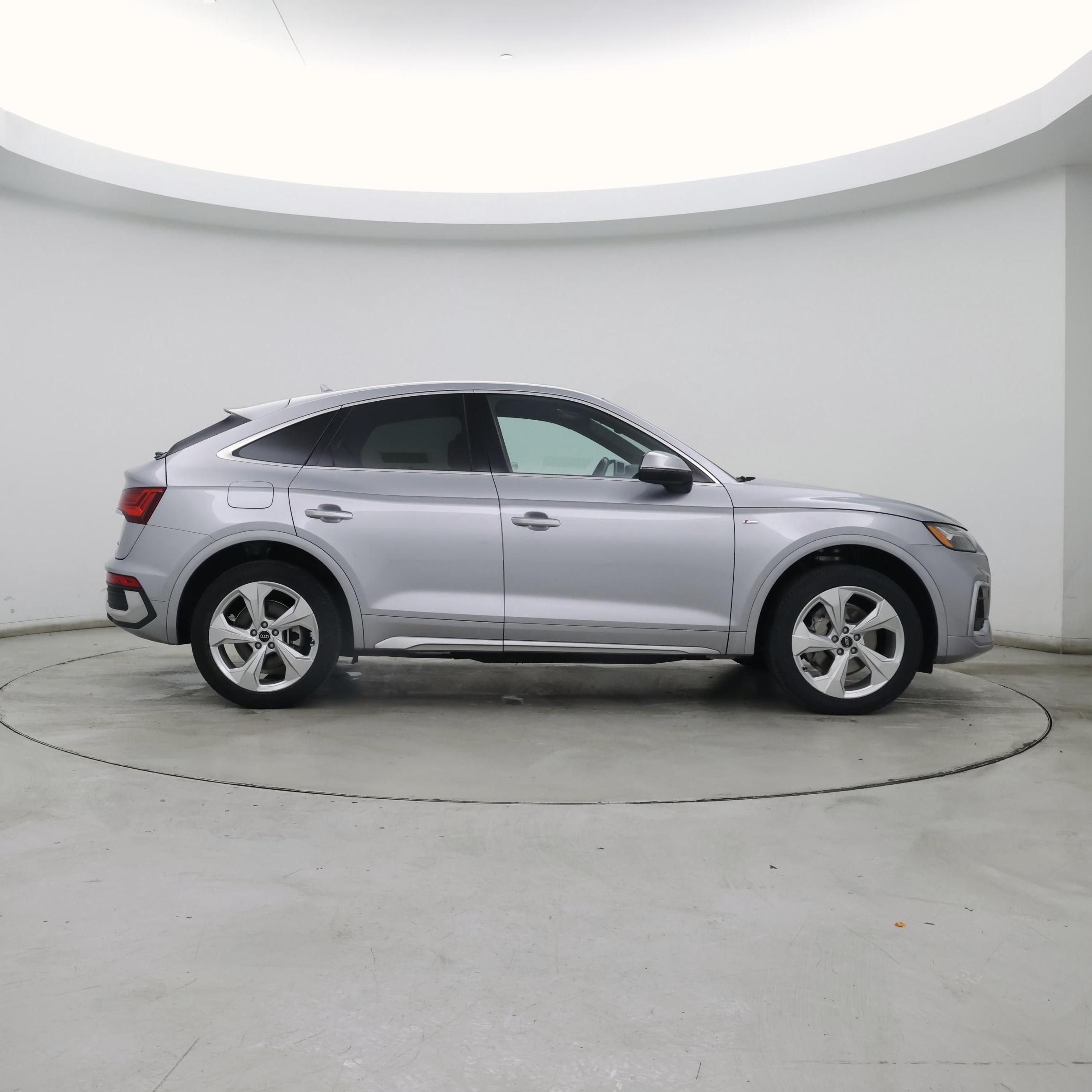 Thumbnail: 2023 Audi Q5 - 7